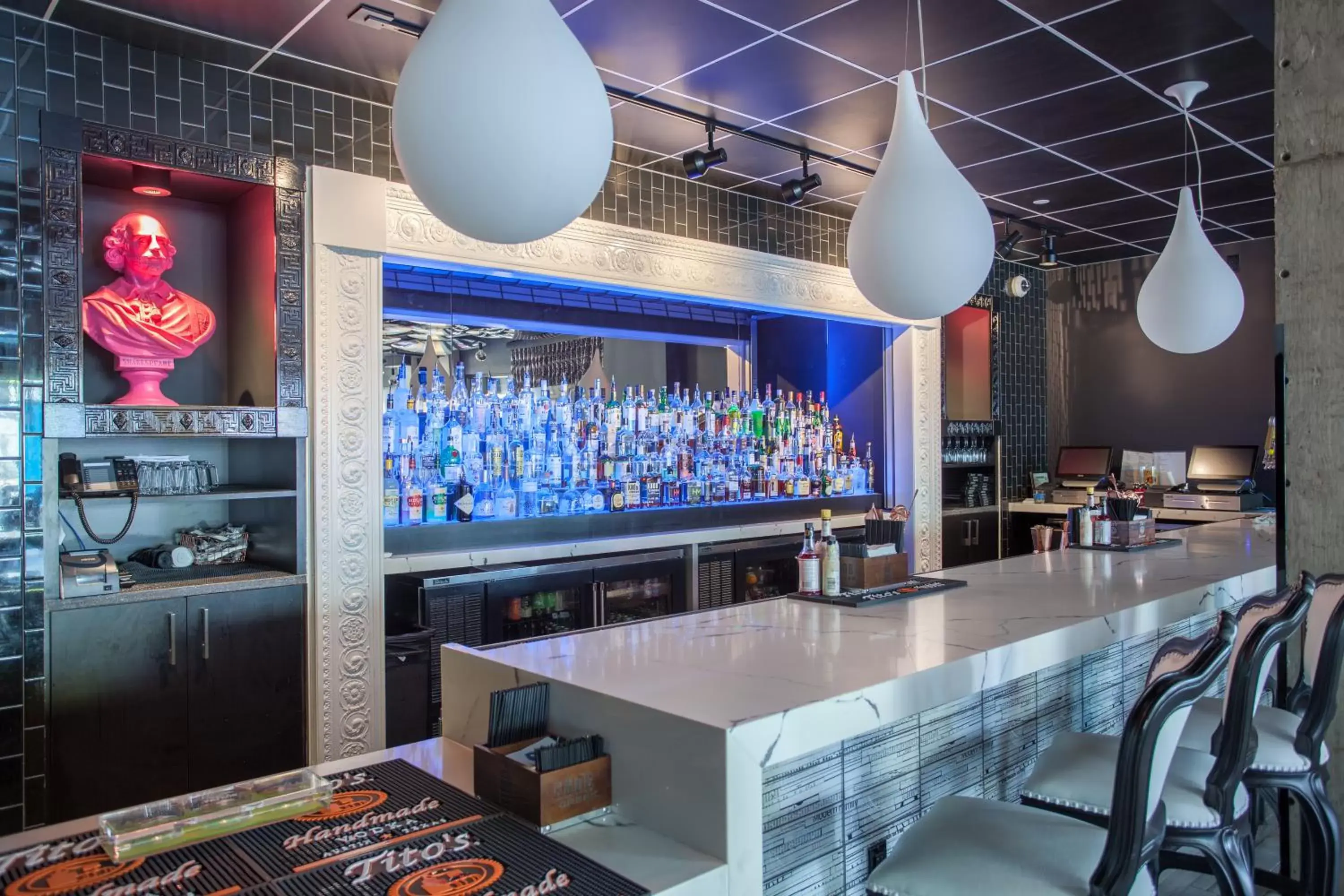 Lounge or bar, Restaurant/Places to Eat in Lorenzo Hotel