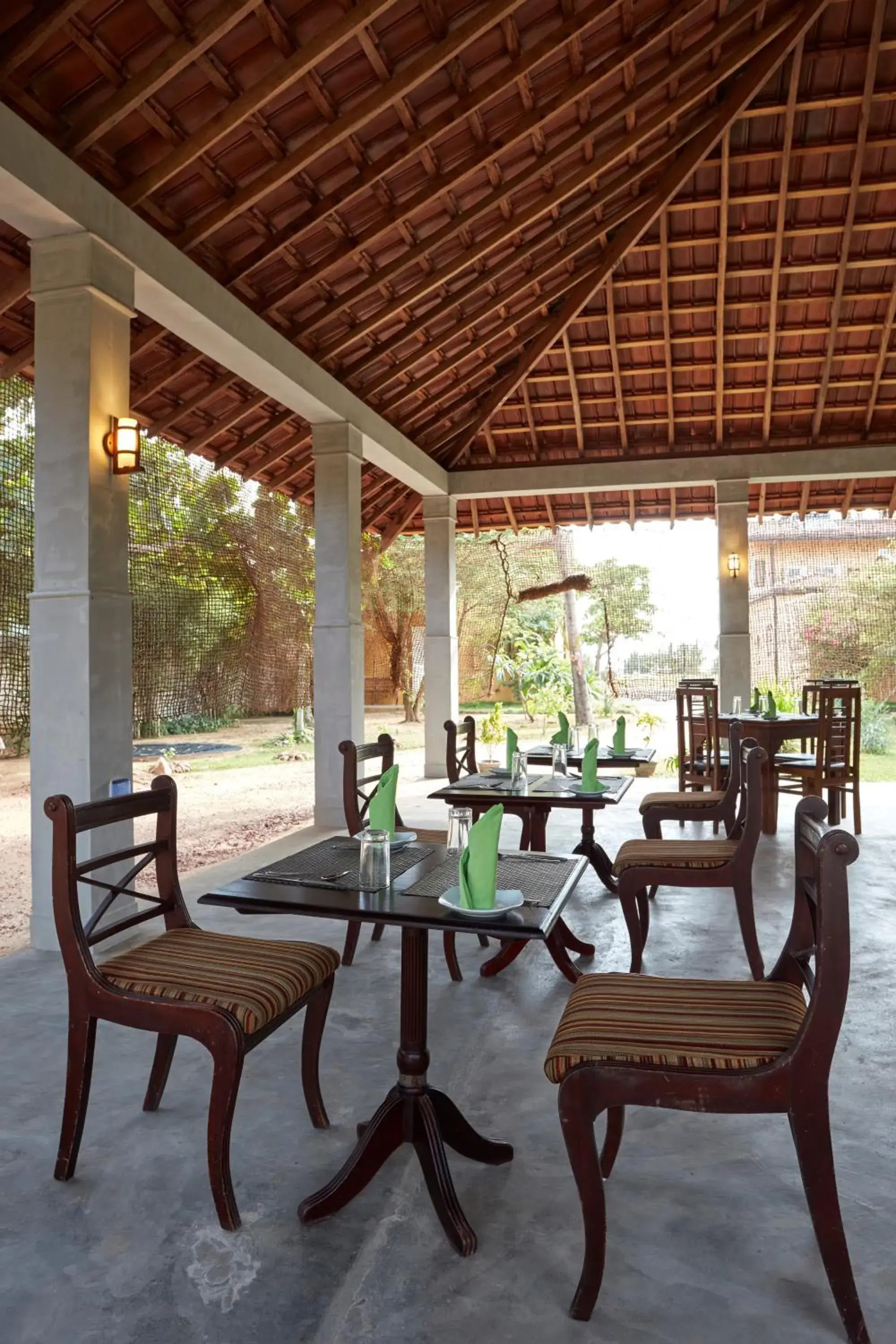 Restaurant/places to eat, Seating Area in Villa Sunbird