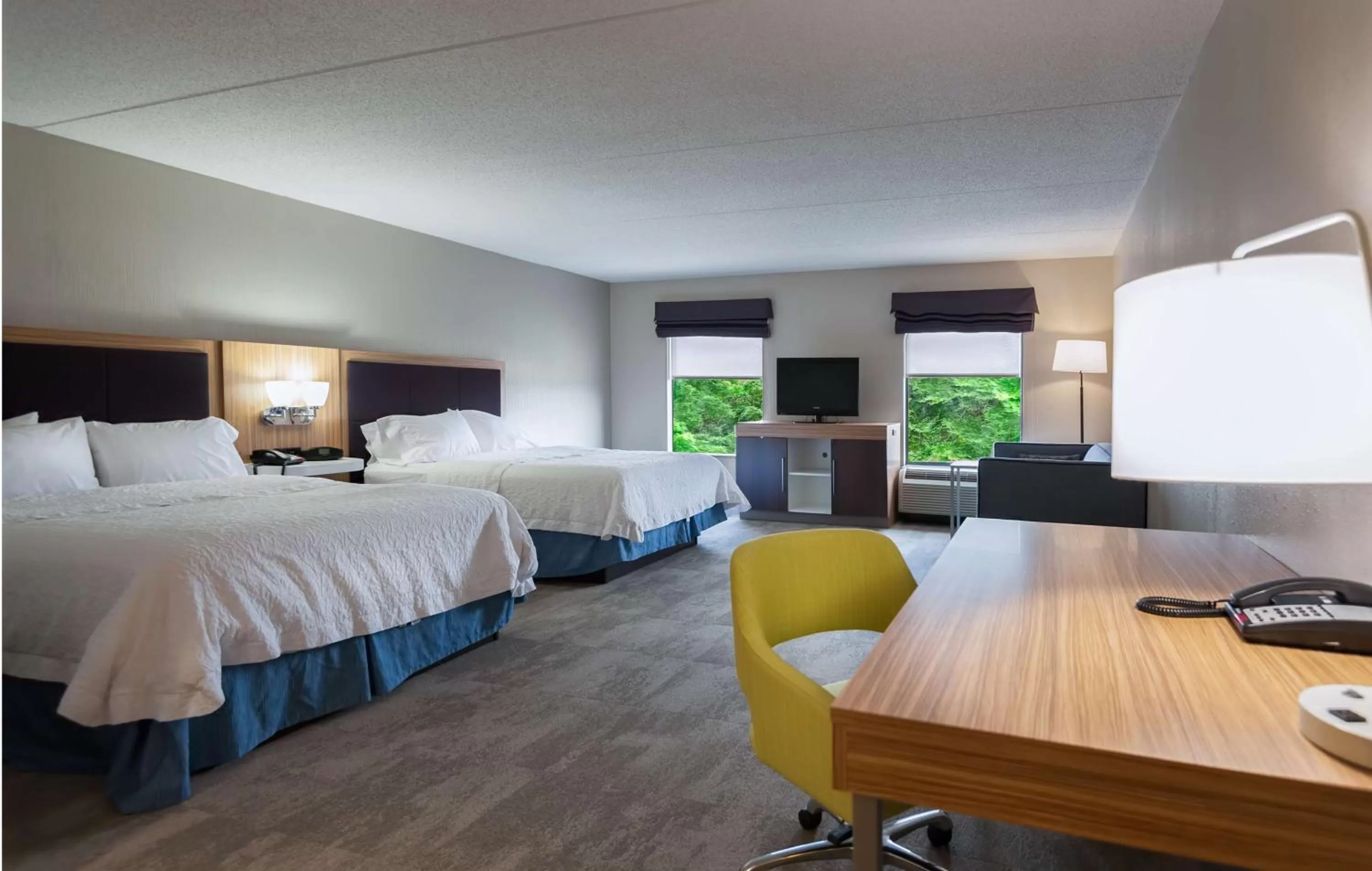 Bedroom, Bed in Hampton Inn Doylestown