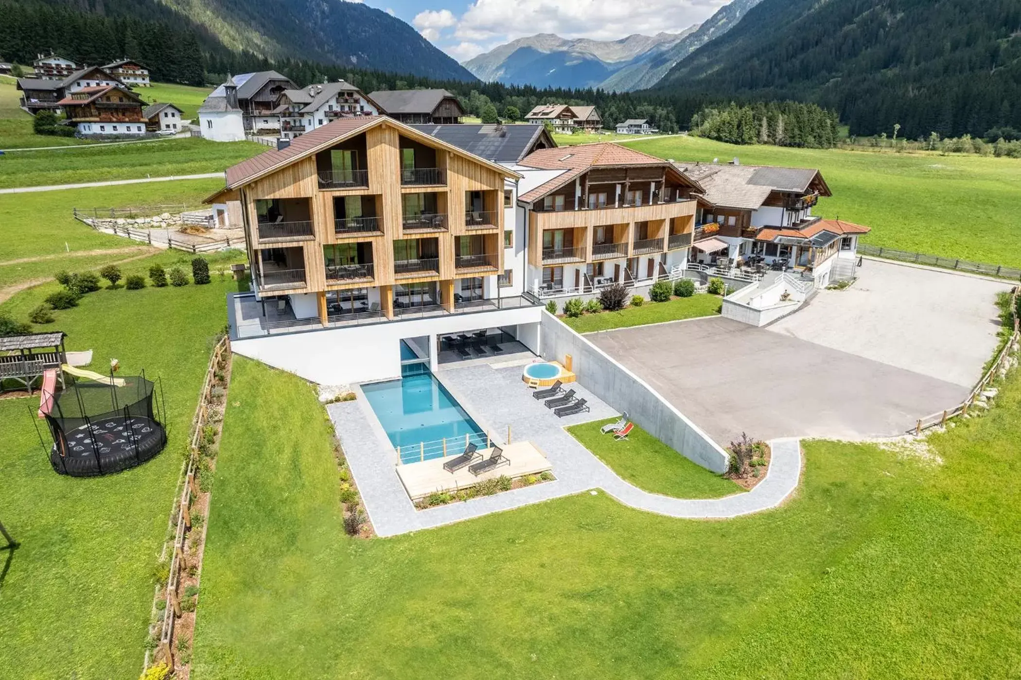 Property building, Bird's-eye View in Hotel Tyrol