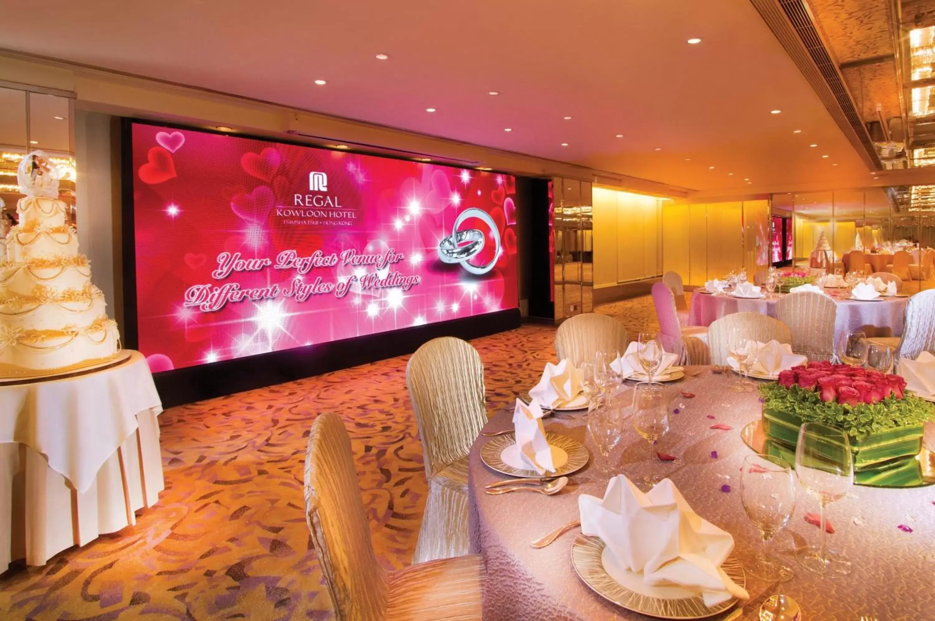 Food and drinks, Banquet Facilities in Regal Kowloon Hotel