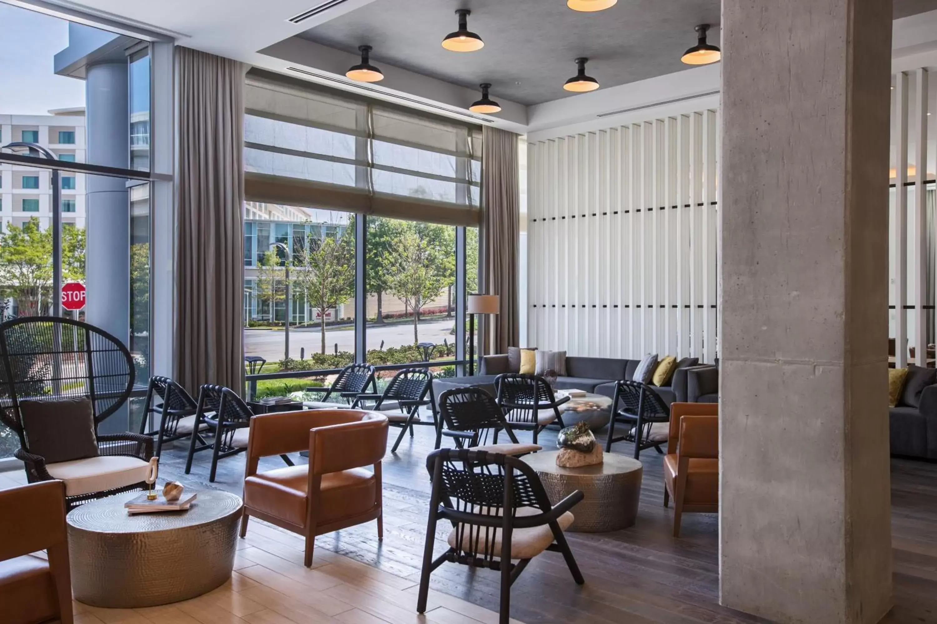 Lounge or bar, Restaurant/Places to Eat in Renaissance Atlanta Airport Gateway Hotel