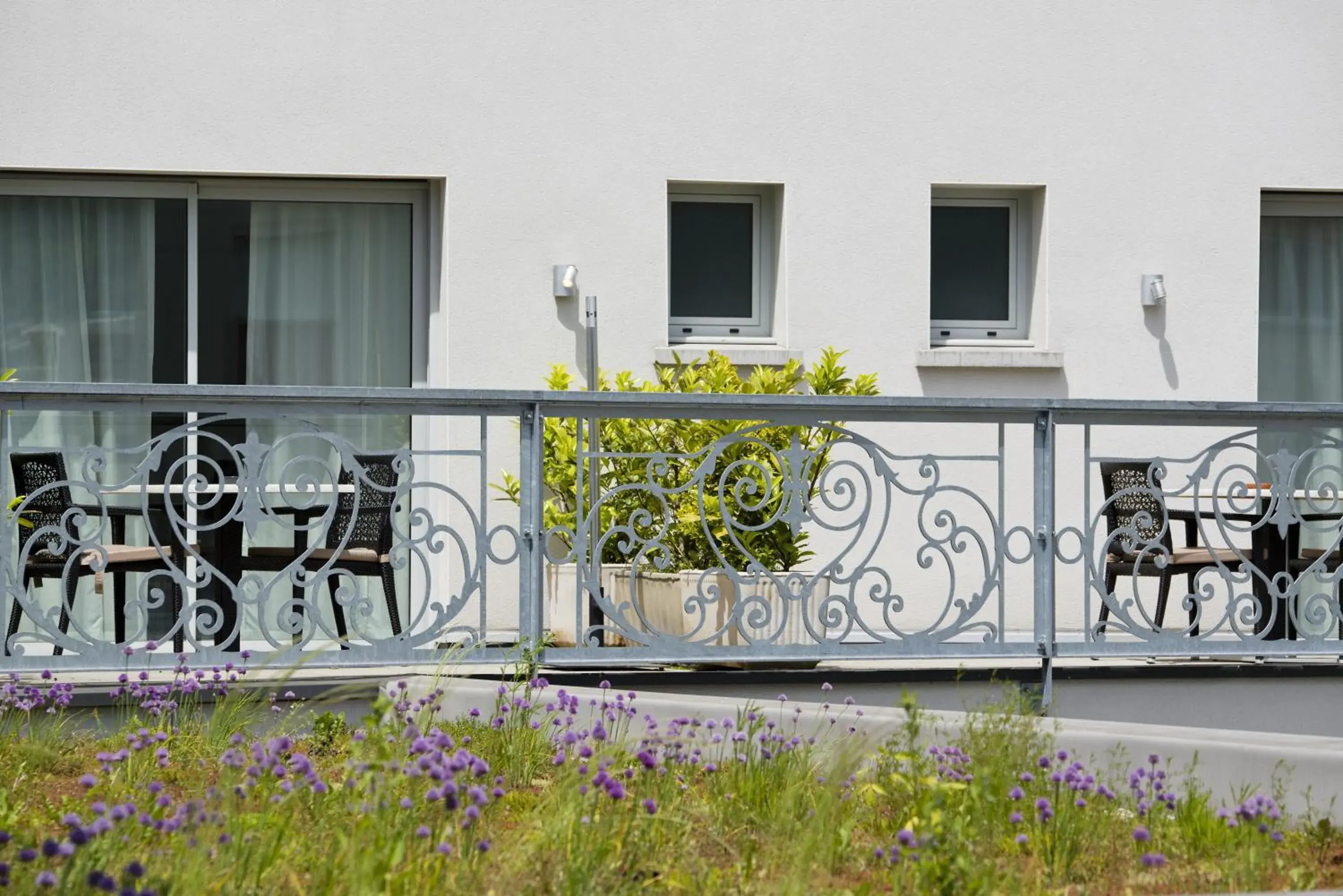 Facade/entrance in Hotel Victor Hugo & Spa