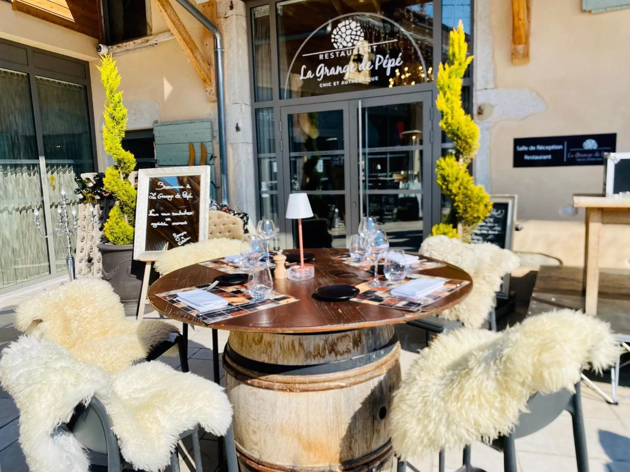 Restaurant/places to eat in Domaine de Suzel