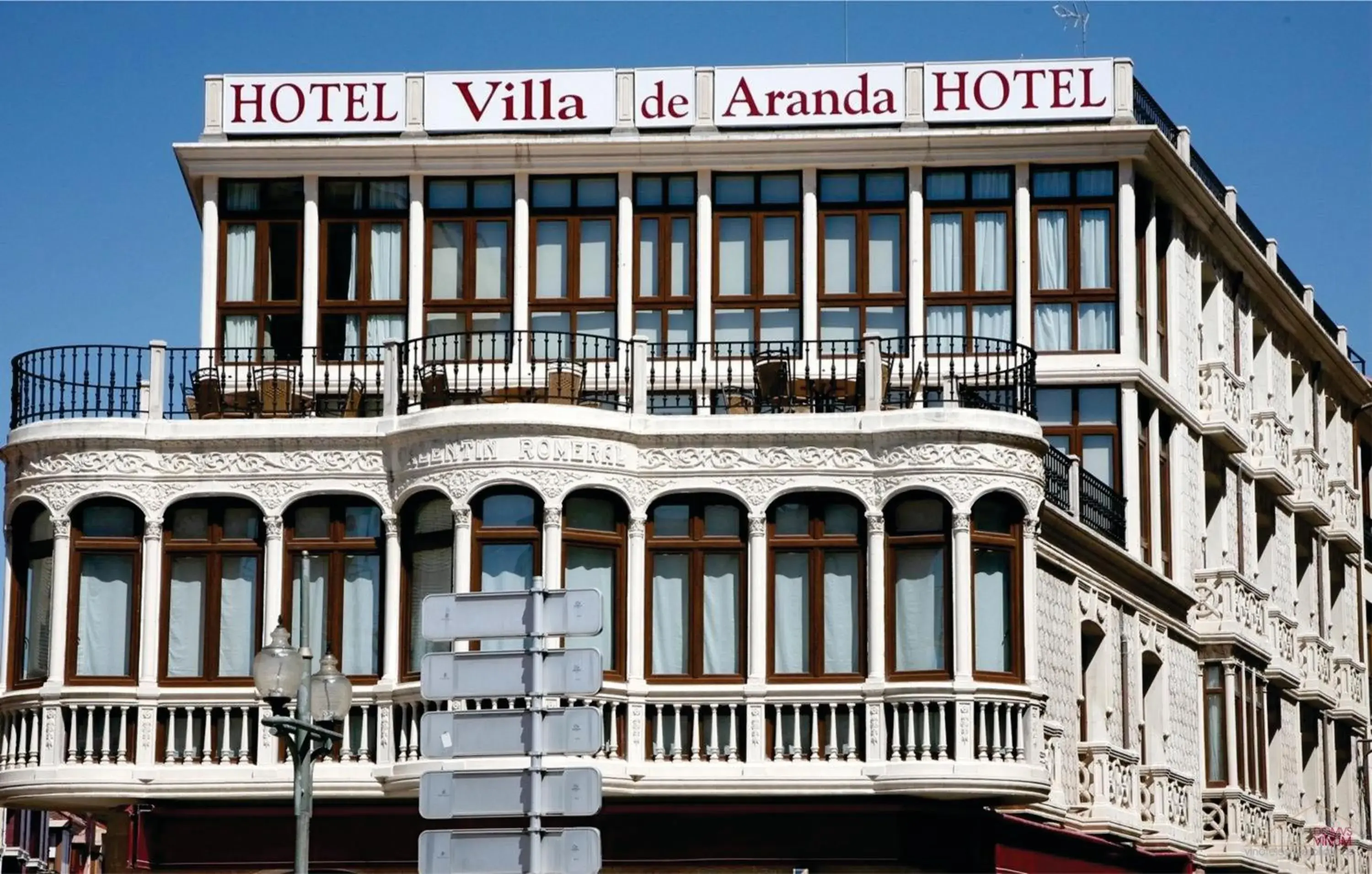 Facade/entrance, Property Building in Hotel Villa de Aranda