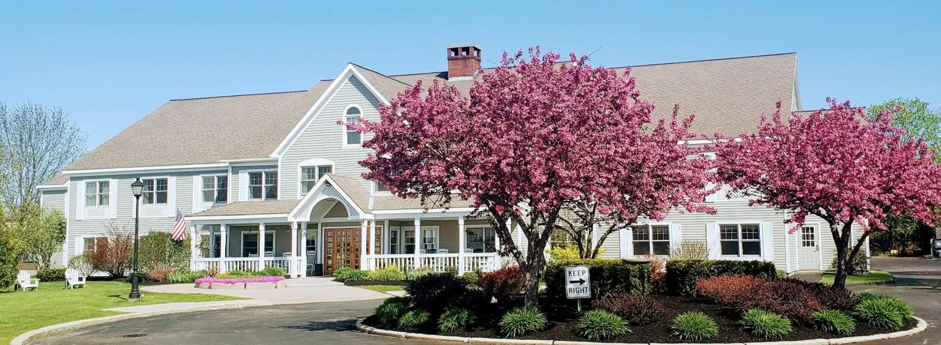 Property Building in Country Inn at the Mall