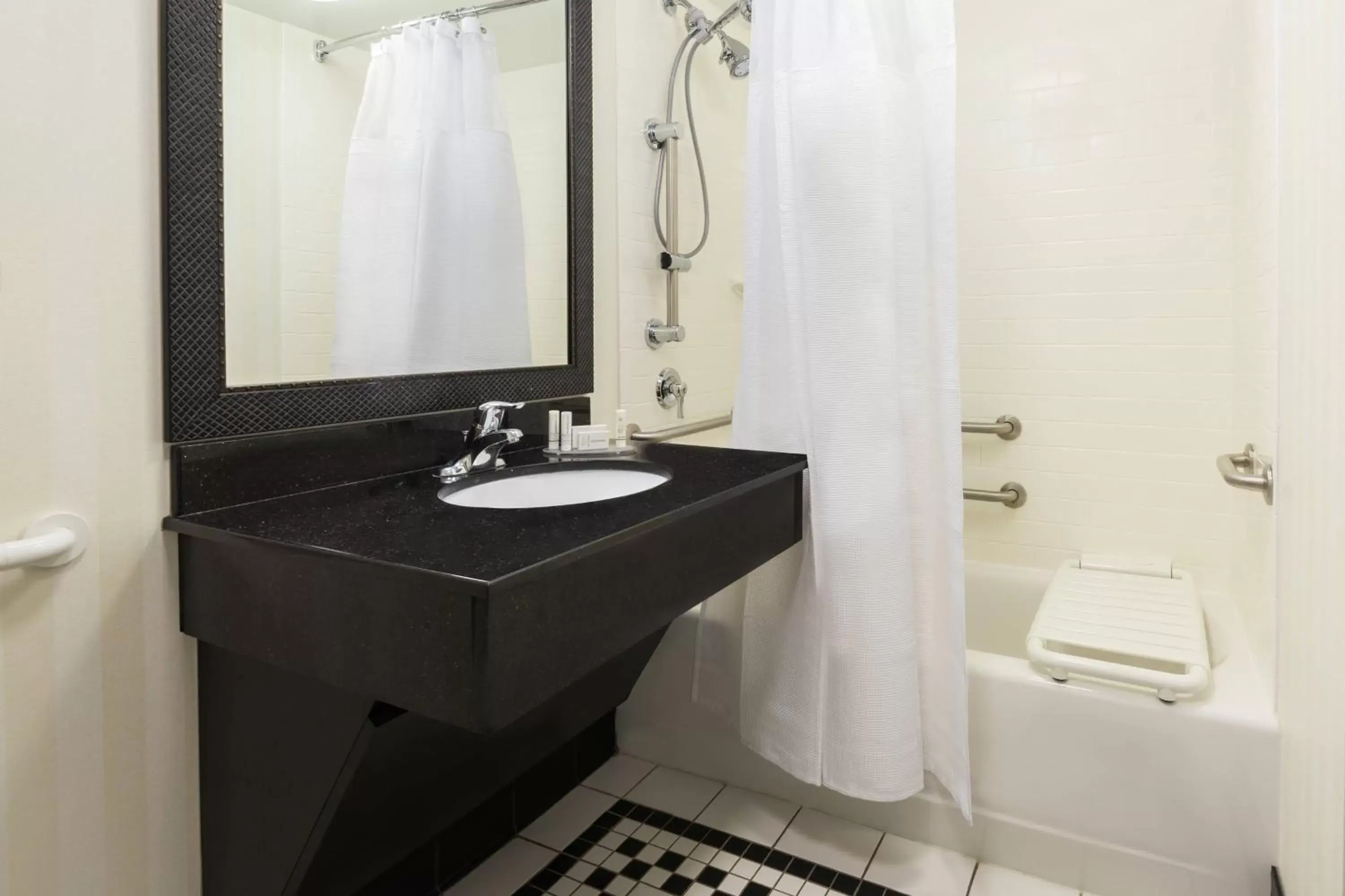 Bathroom in Fairfield Inn & Suites – Buffalo Airport