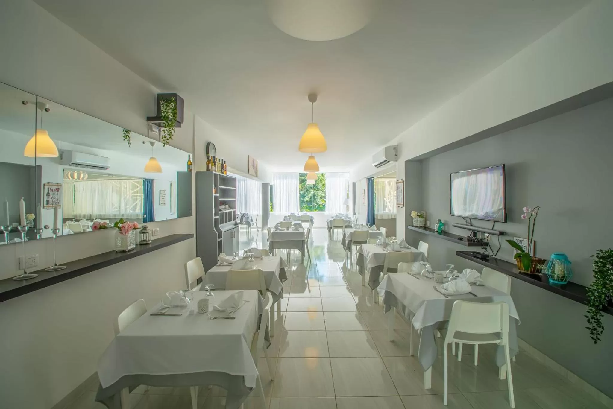 Restaurant/places to eat in Hotel Plaza Europa
