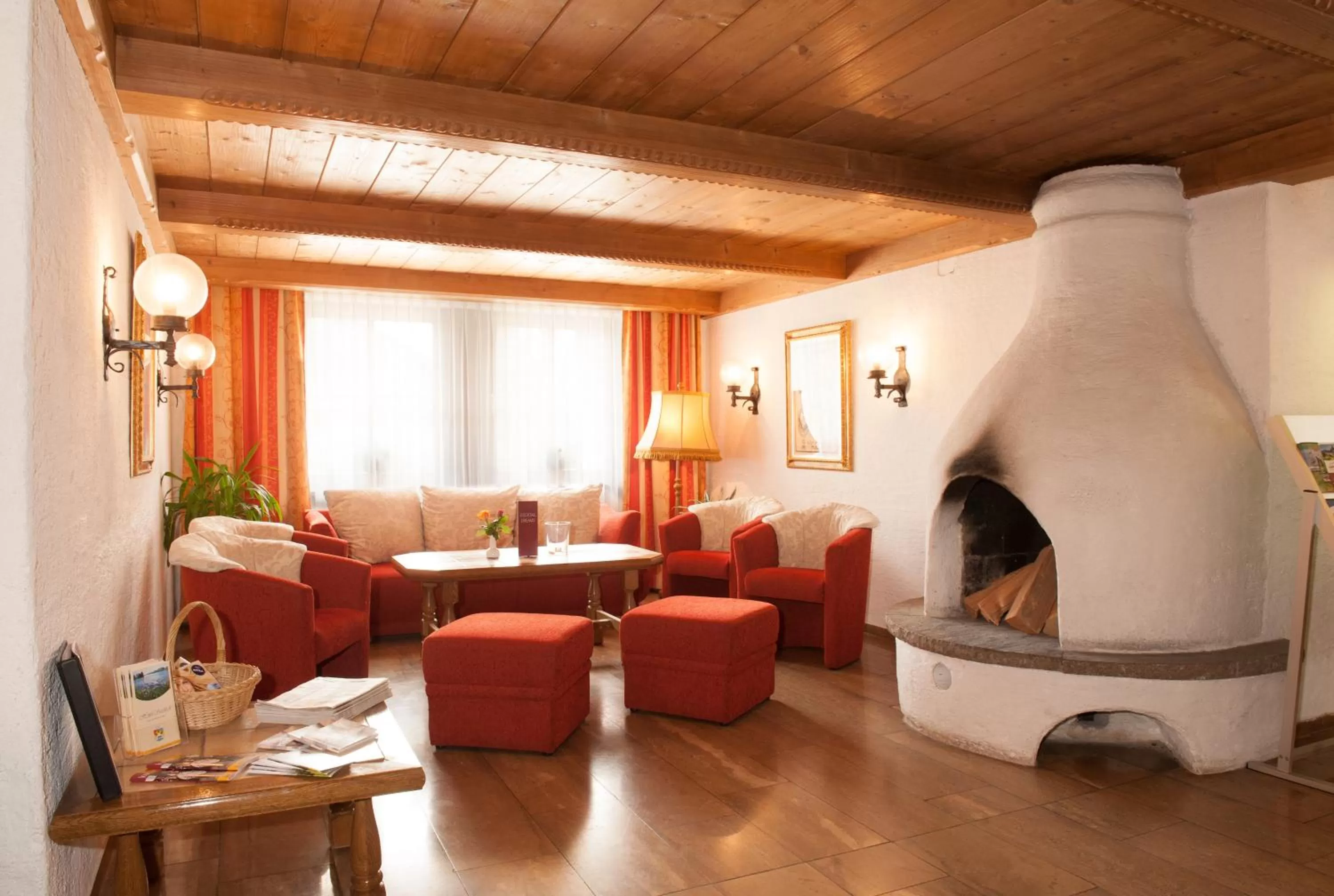 Lobby or reception in Hotel Seeblick & Ferienwohnung