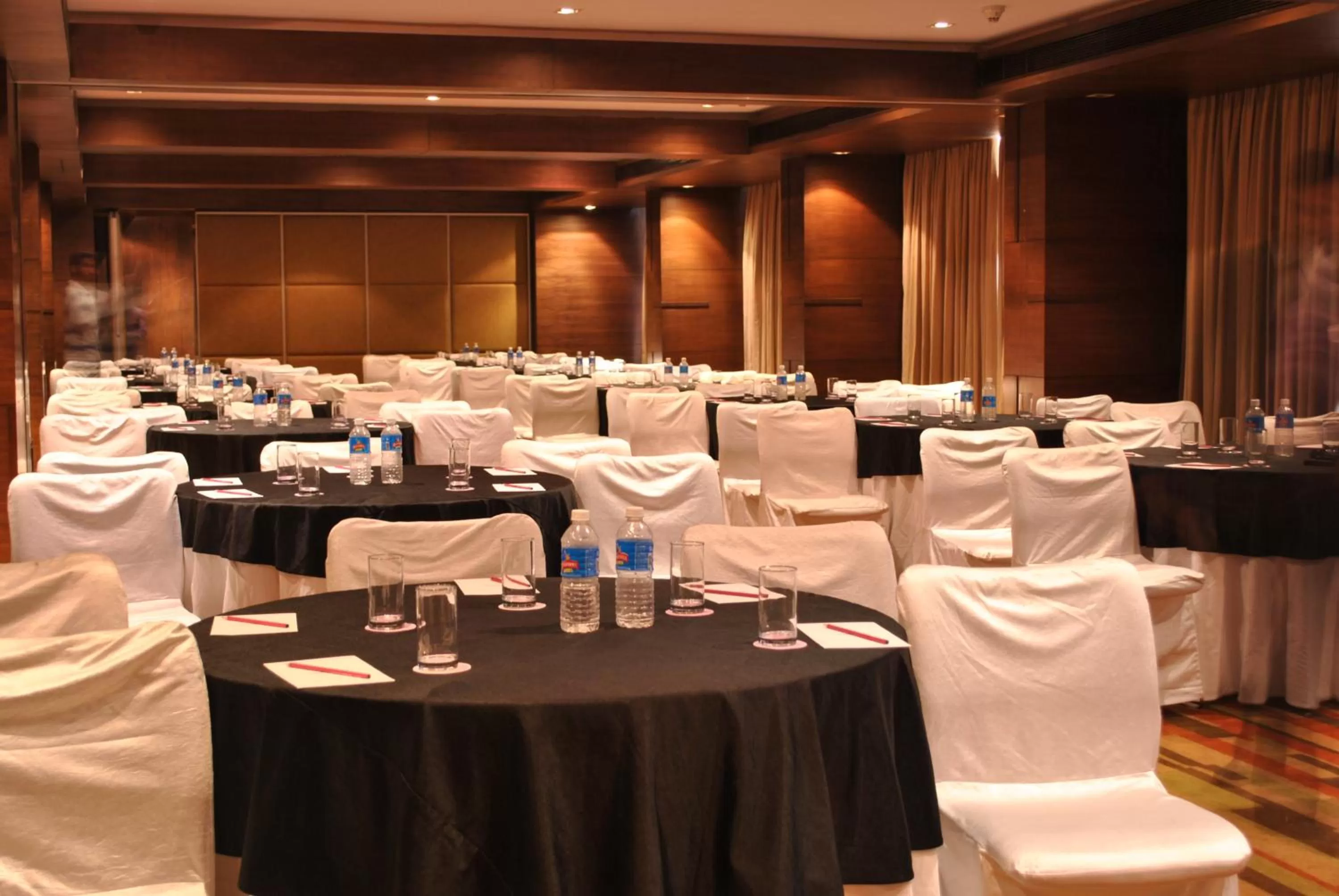 Banquet/Function facilities in Four Points by Sheraton Ahmedabad