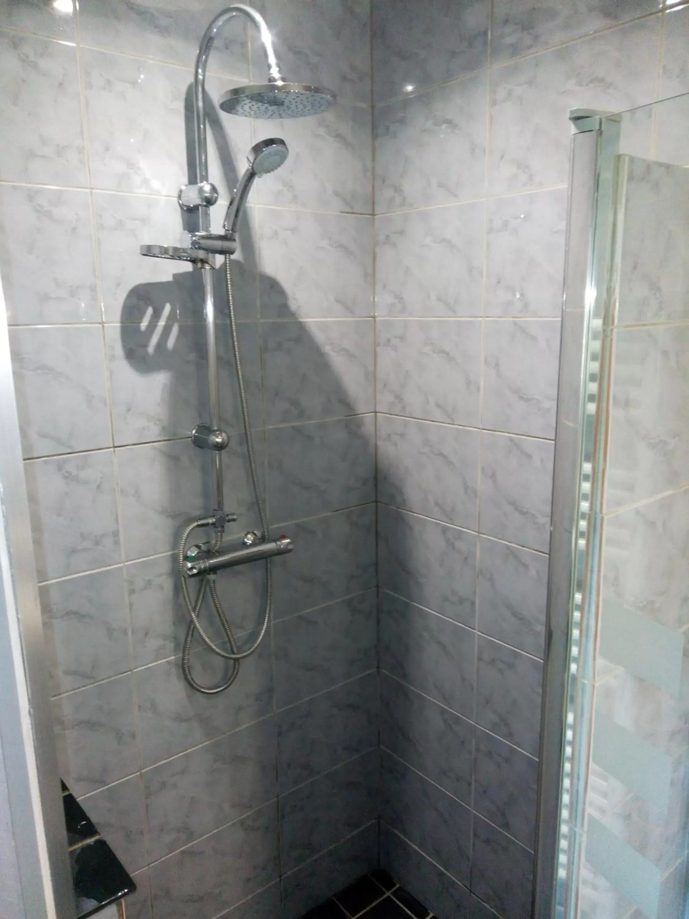 Shower, Bathroom in La chambre du Clos Barriant