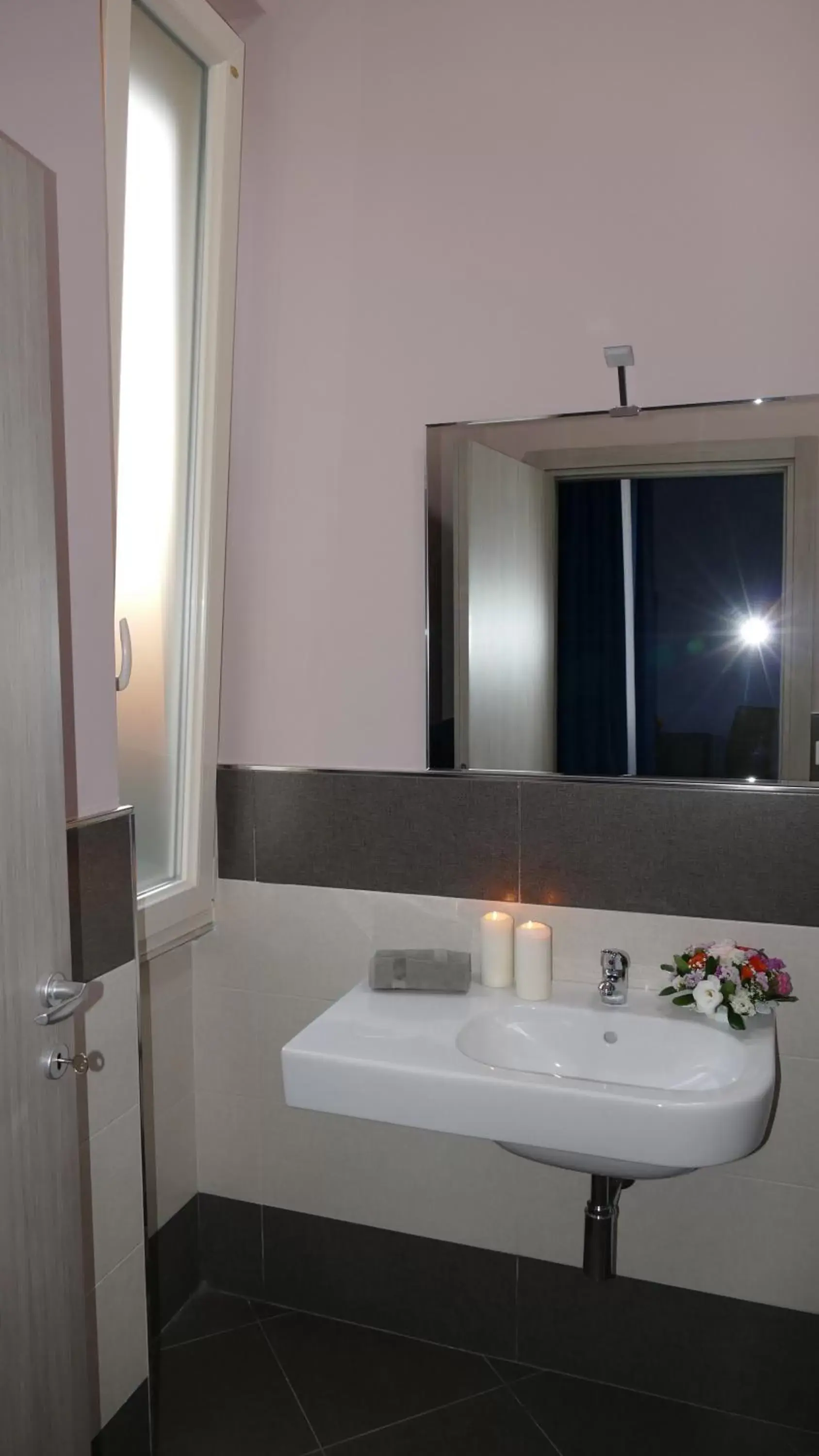 Bathroom in Cairoli Exclusive Rooms & Suite