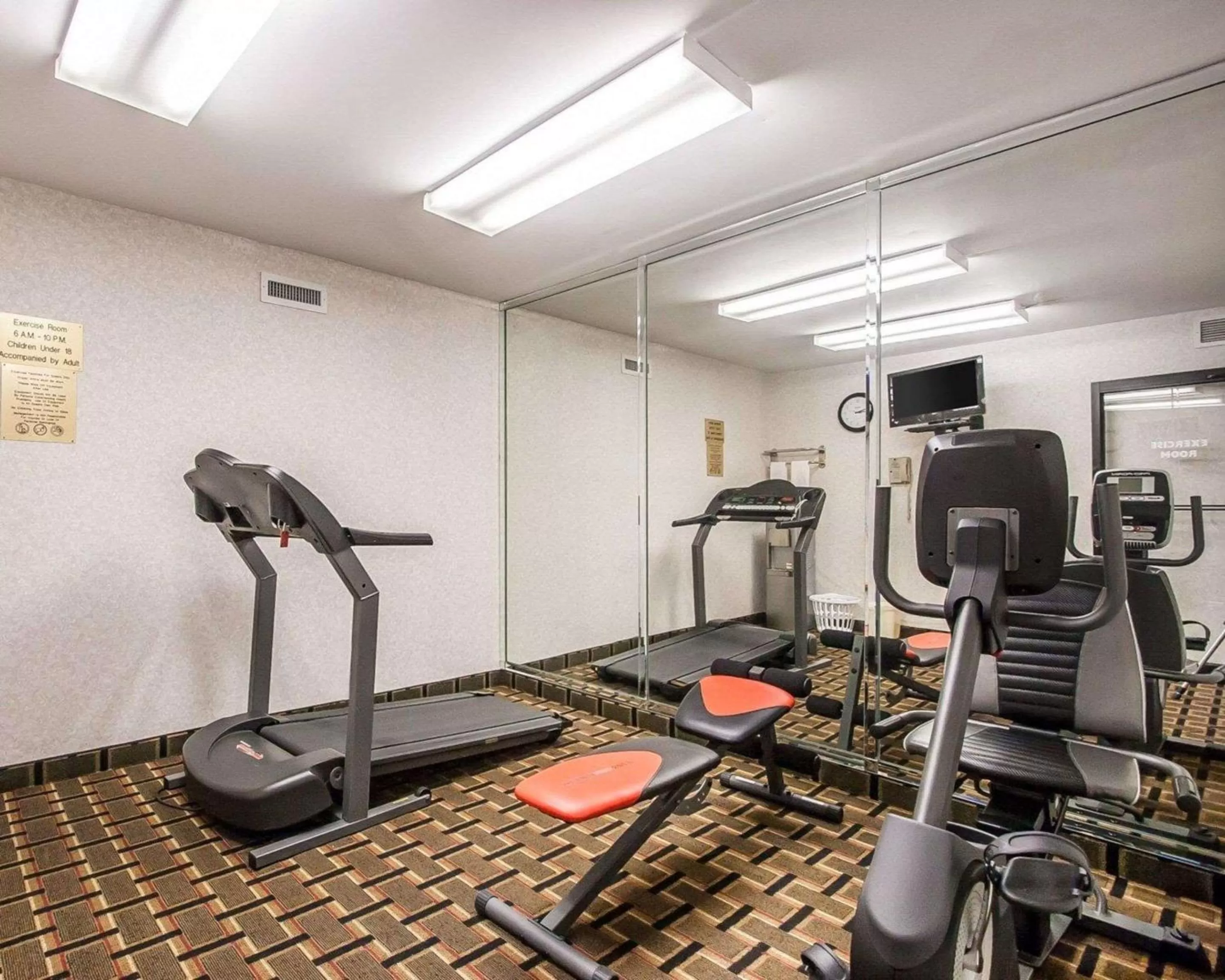 Fitness centre/facilities in Quality Inn Edmund Pettus Bridge area