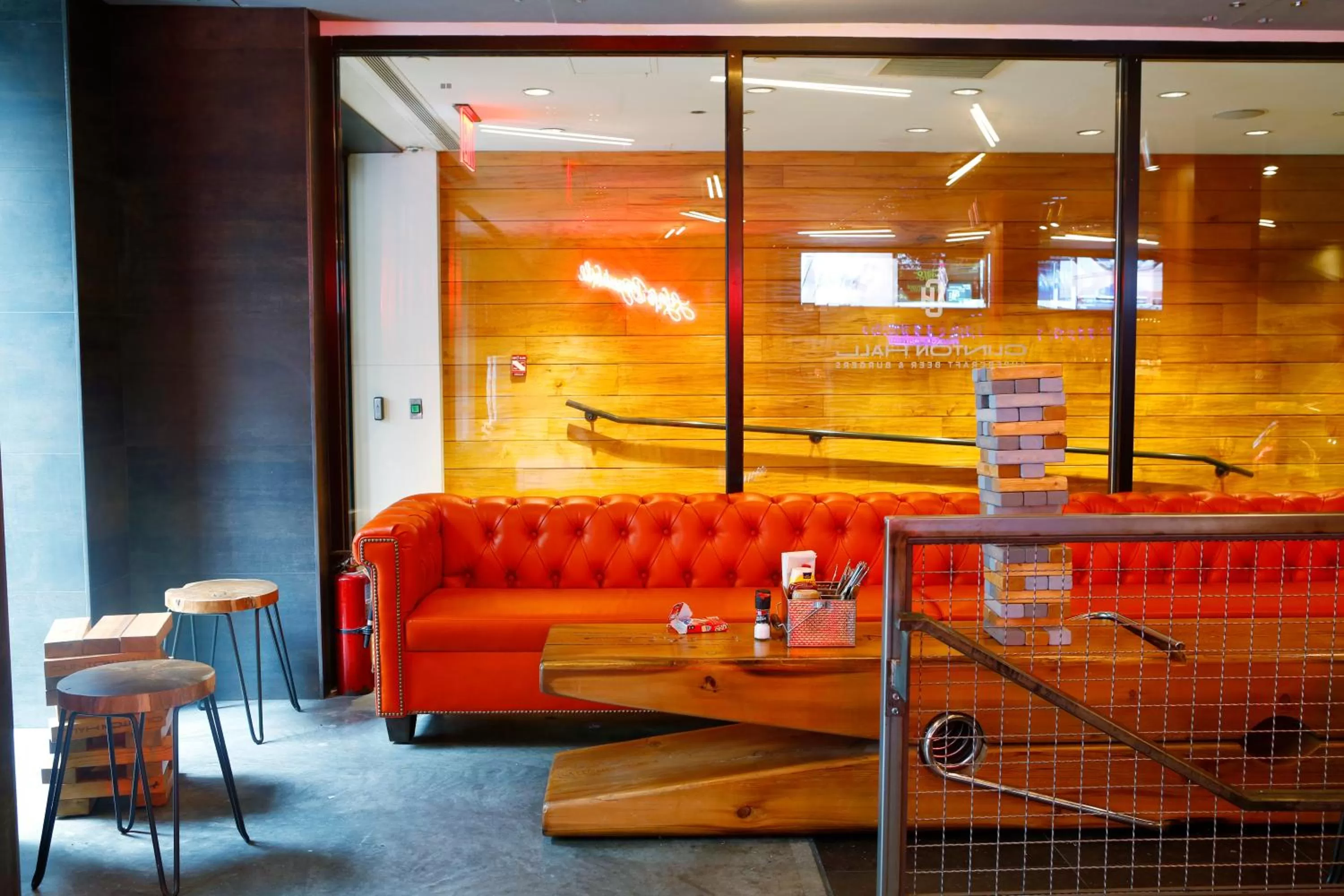 Restaurant/places to eat in Pod 51