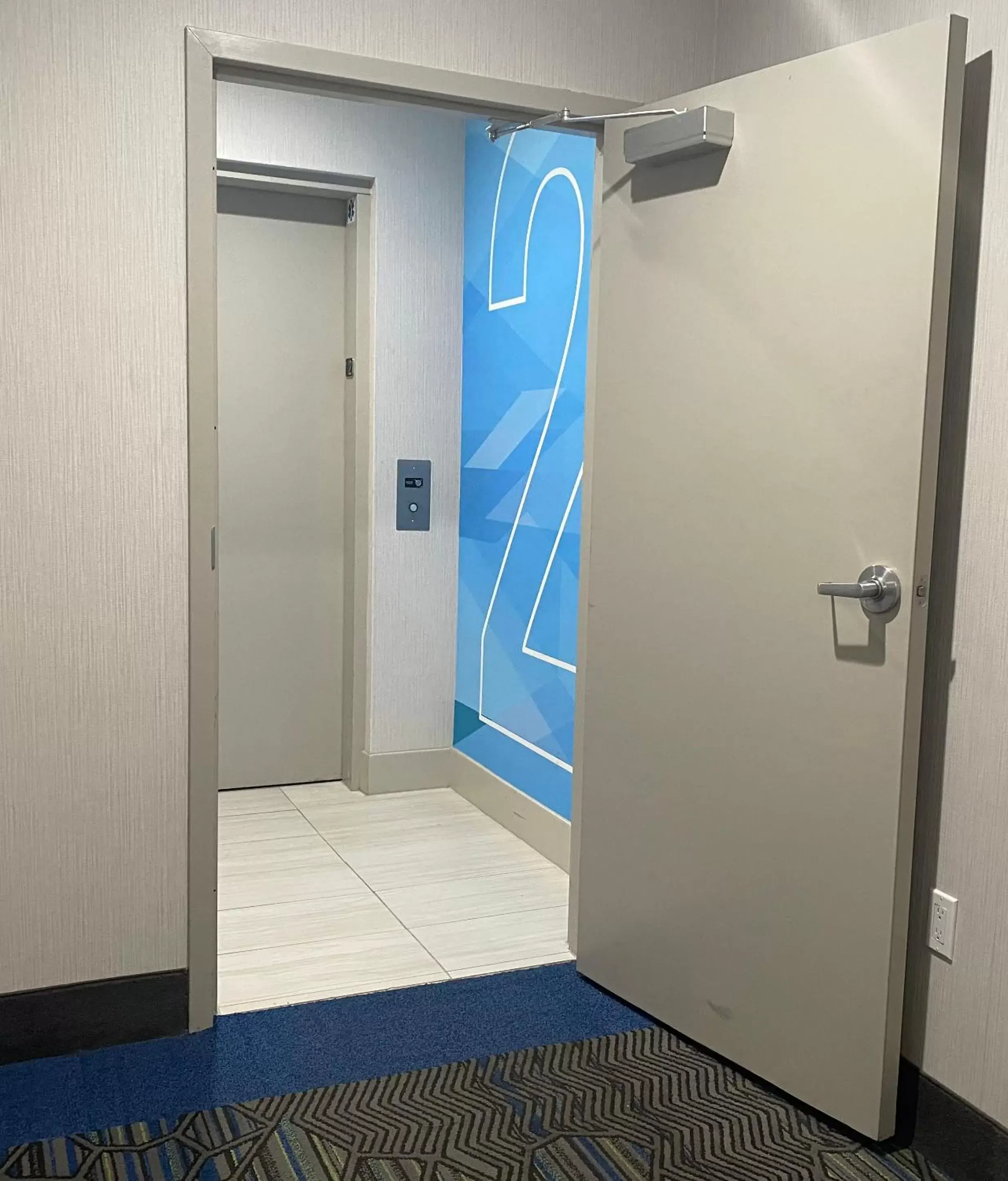 elevator, Bathroom in Hotel Fairchild