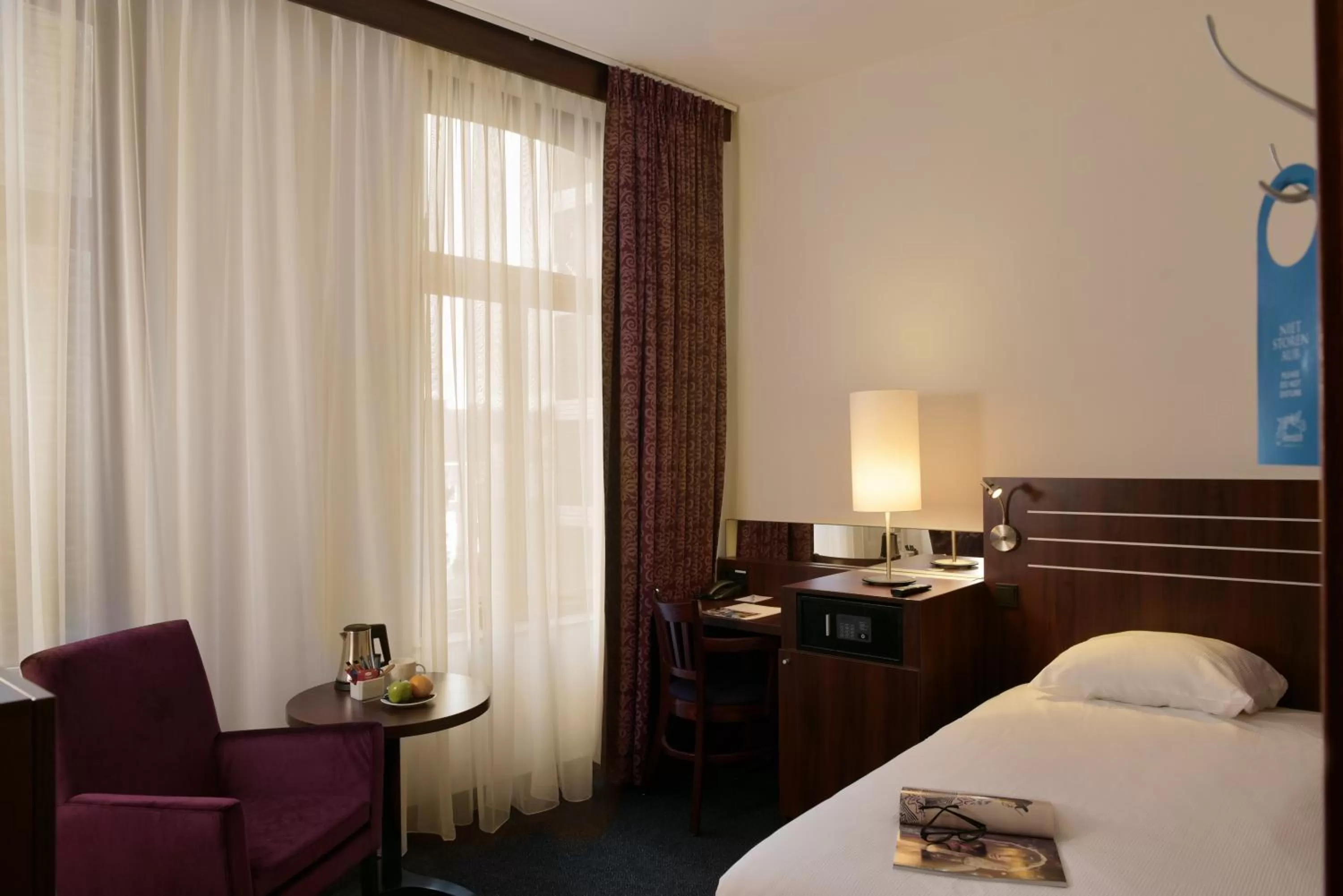 Bedroom, Bed in Amrâth Grand Hotel de l’Empereur