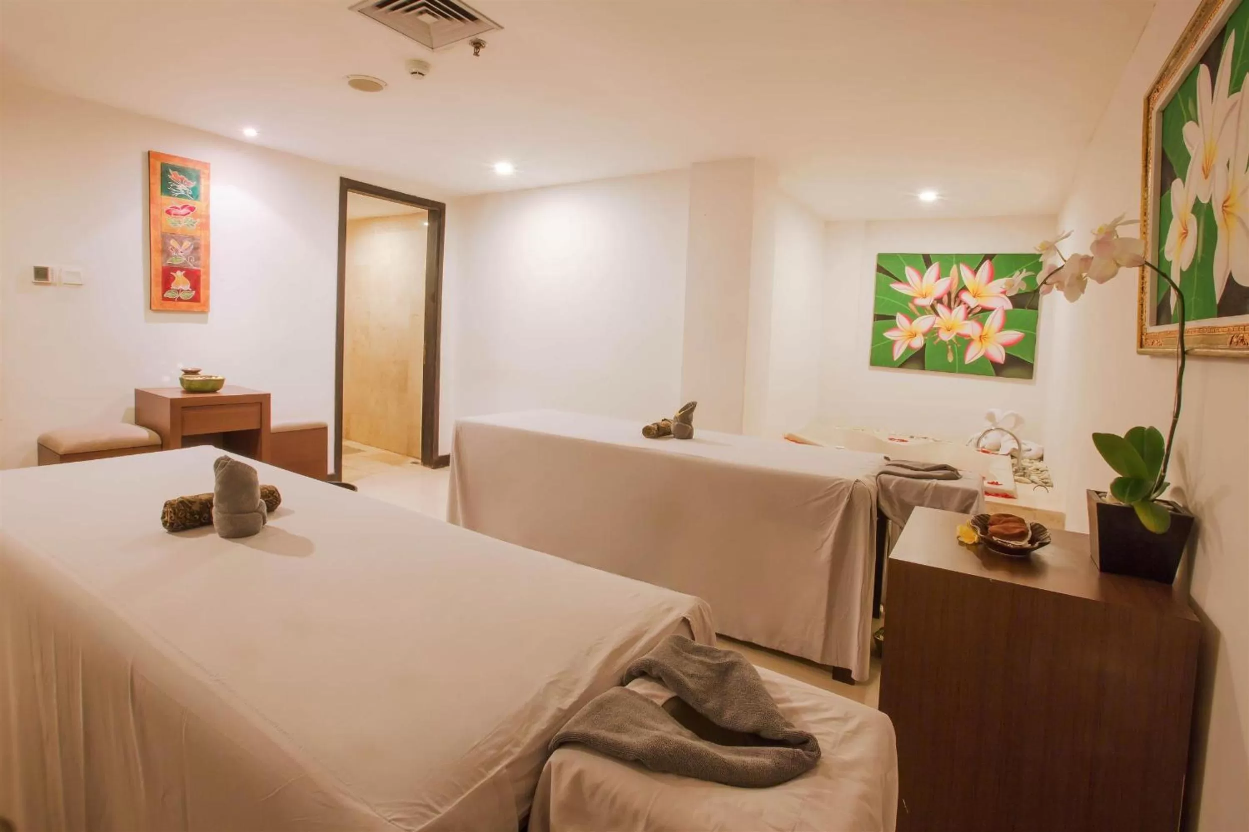 Spa and wellness centre/facilities, Bed in Royal Regantris Kuta