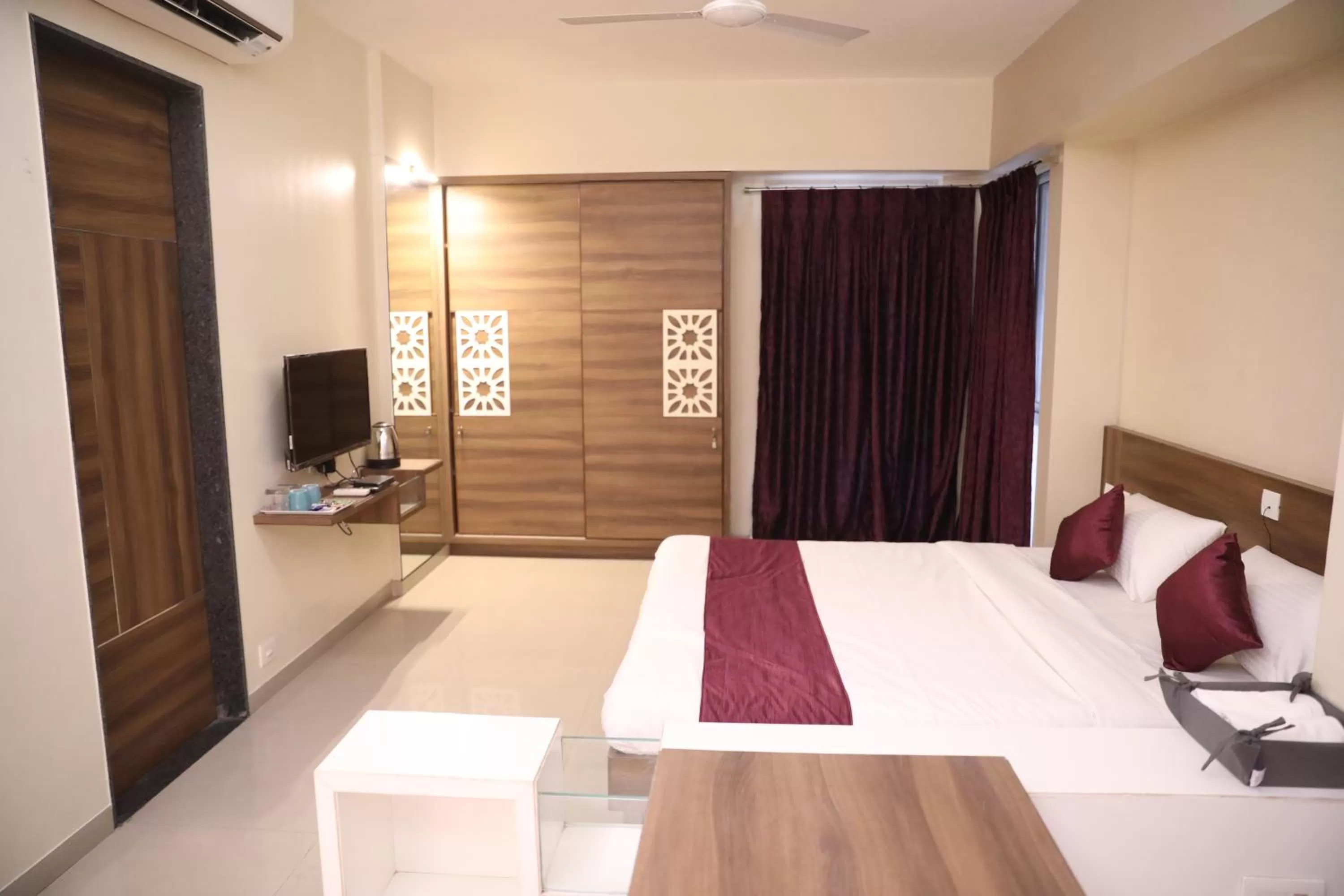 Photo of the whole room in AUHTEL Baner