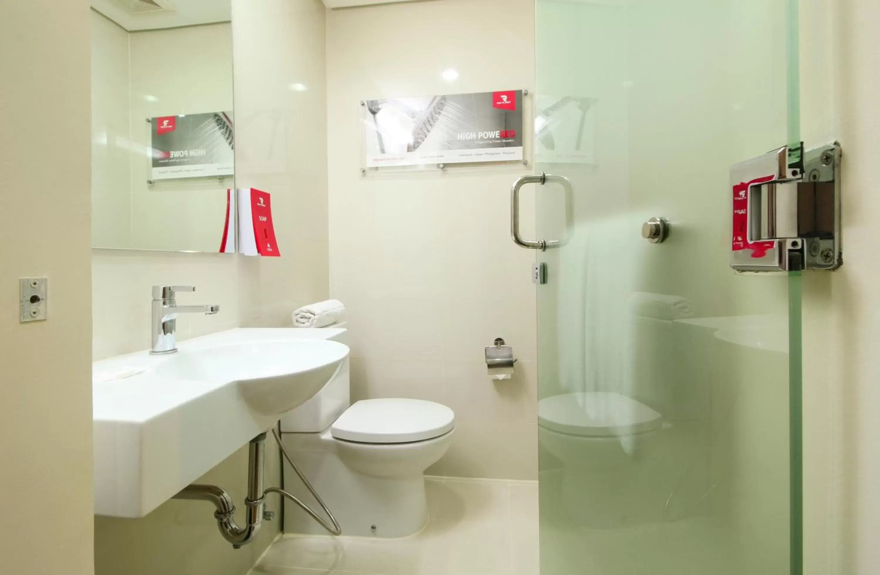 Shower, Bathroom in Red Planet Cebu