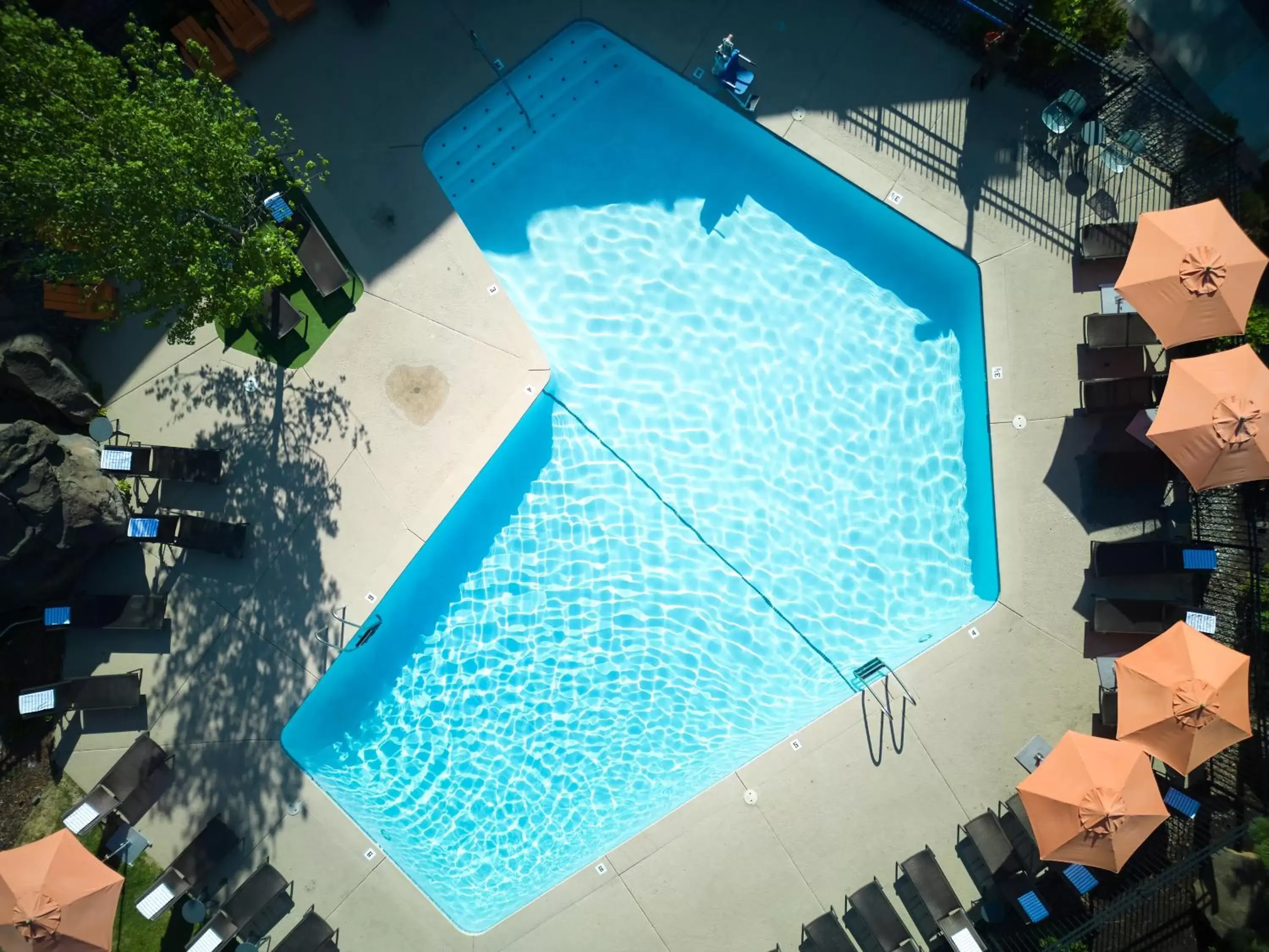 Swimming pool, Pool View in Riverhouse on the Deschutes