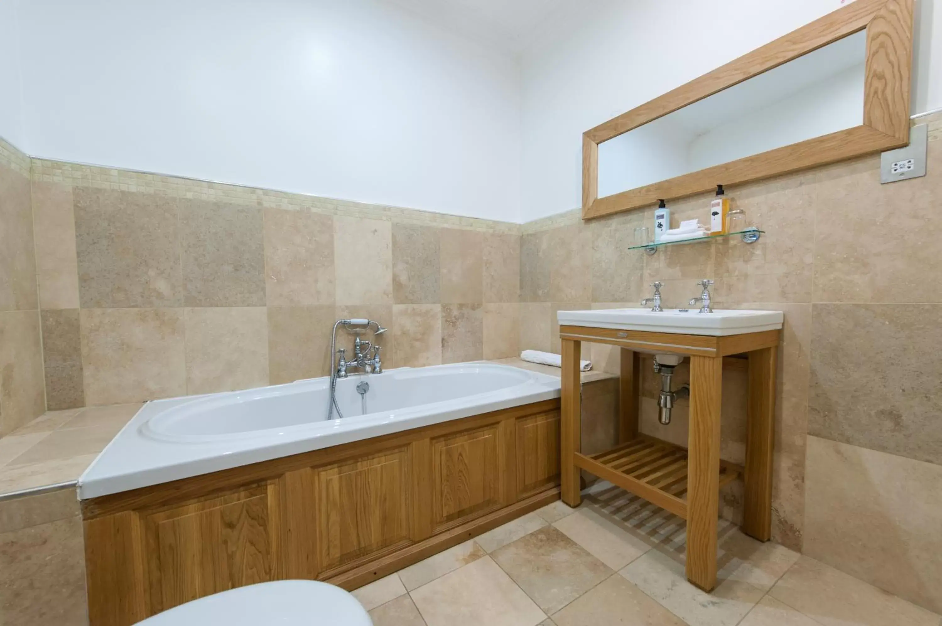 Bathroom in Glen Mhor Hotel