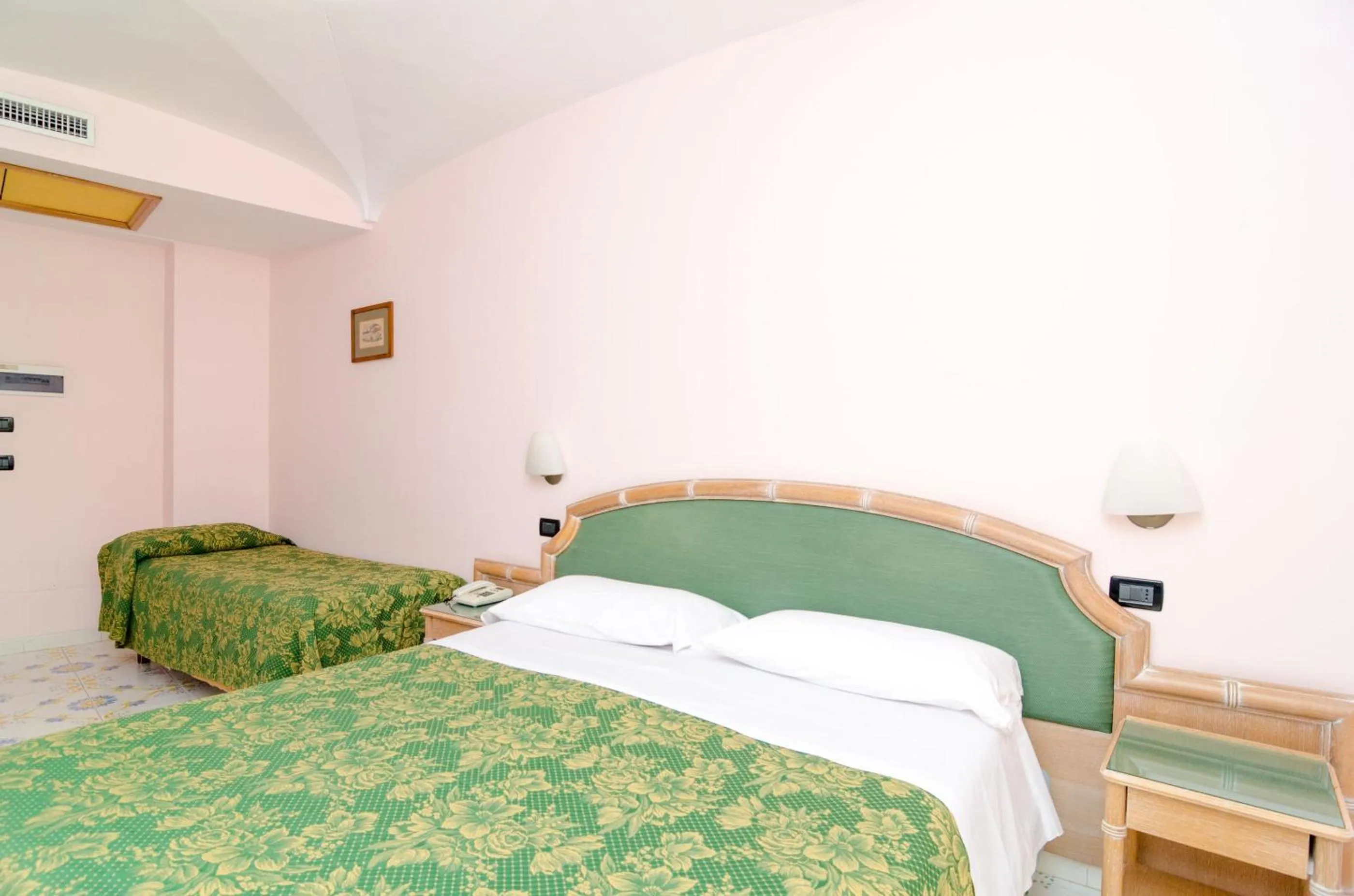 Bedroom in Hotel Terme Saint Raphael