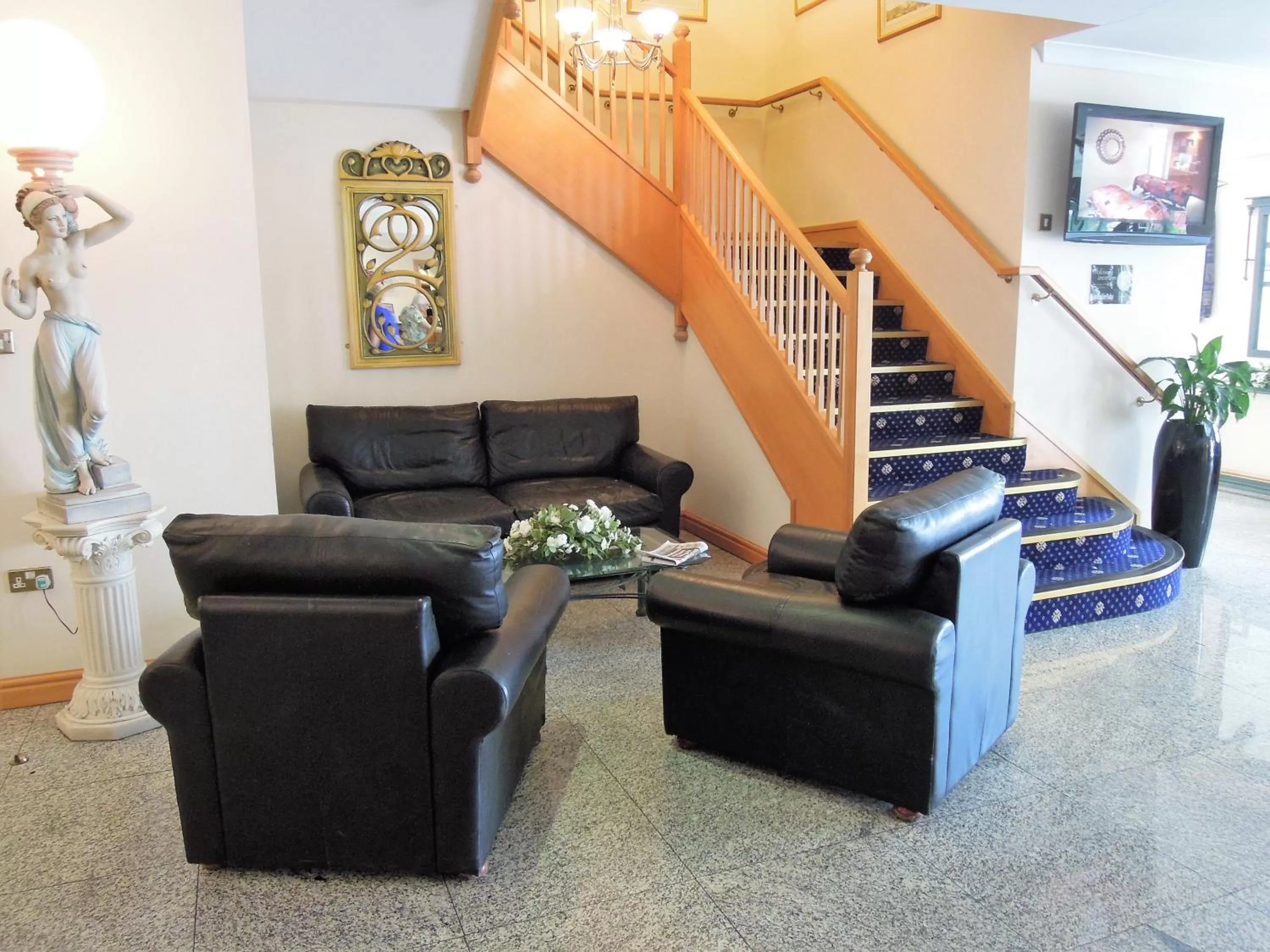 Seating area in Best Western Plus Bentley Hotel