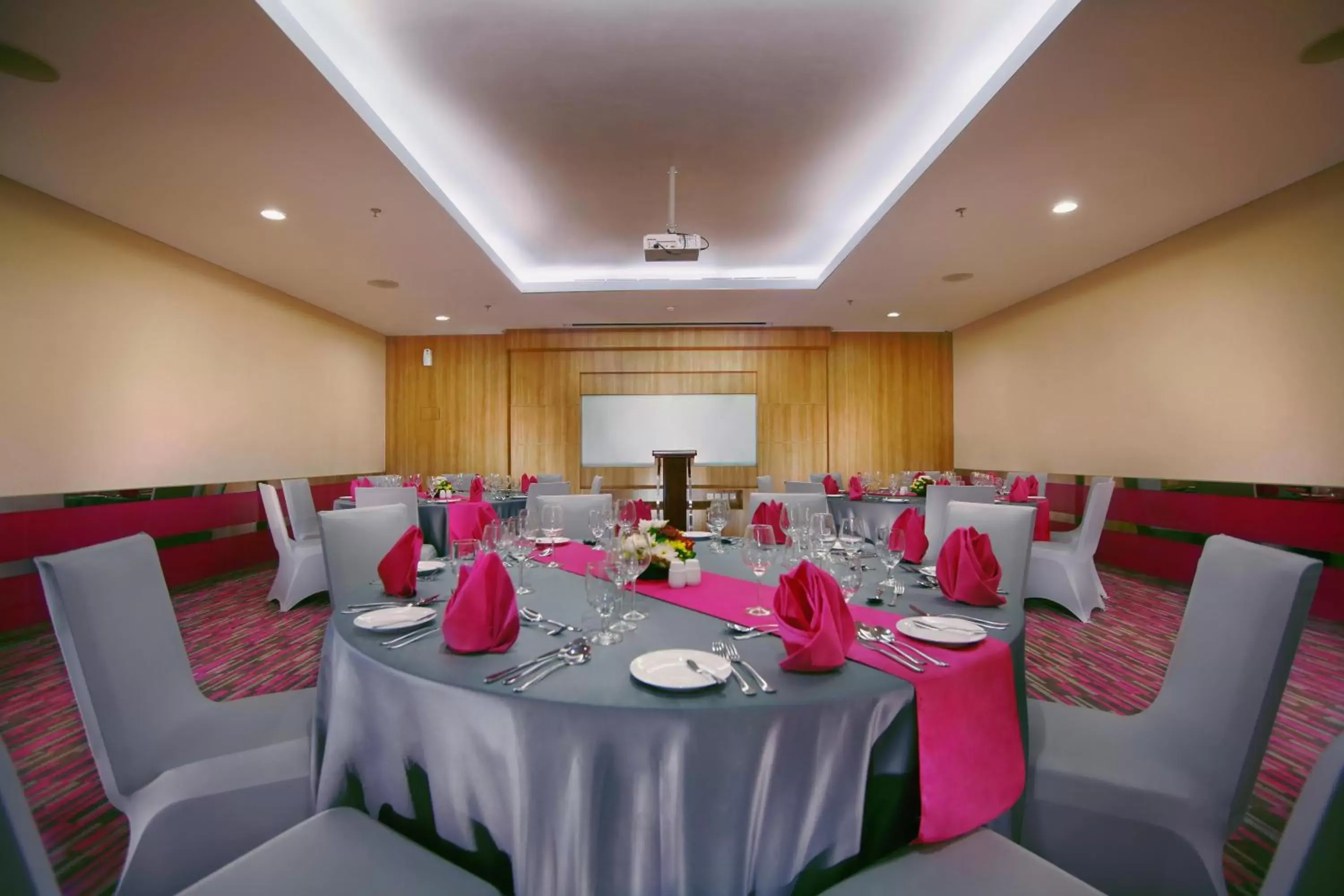 Banquet/Function facilities in favehotel LTC Glodok