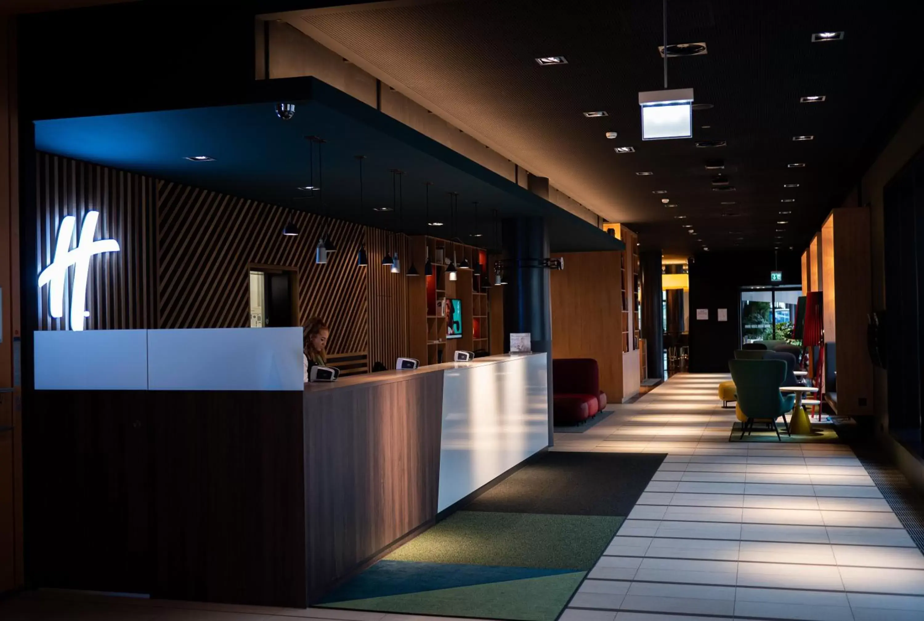 Property building, Lobby/Reception in Holiday Inn Zürich Messe, an IHG Hotel
