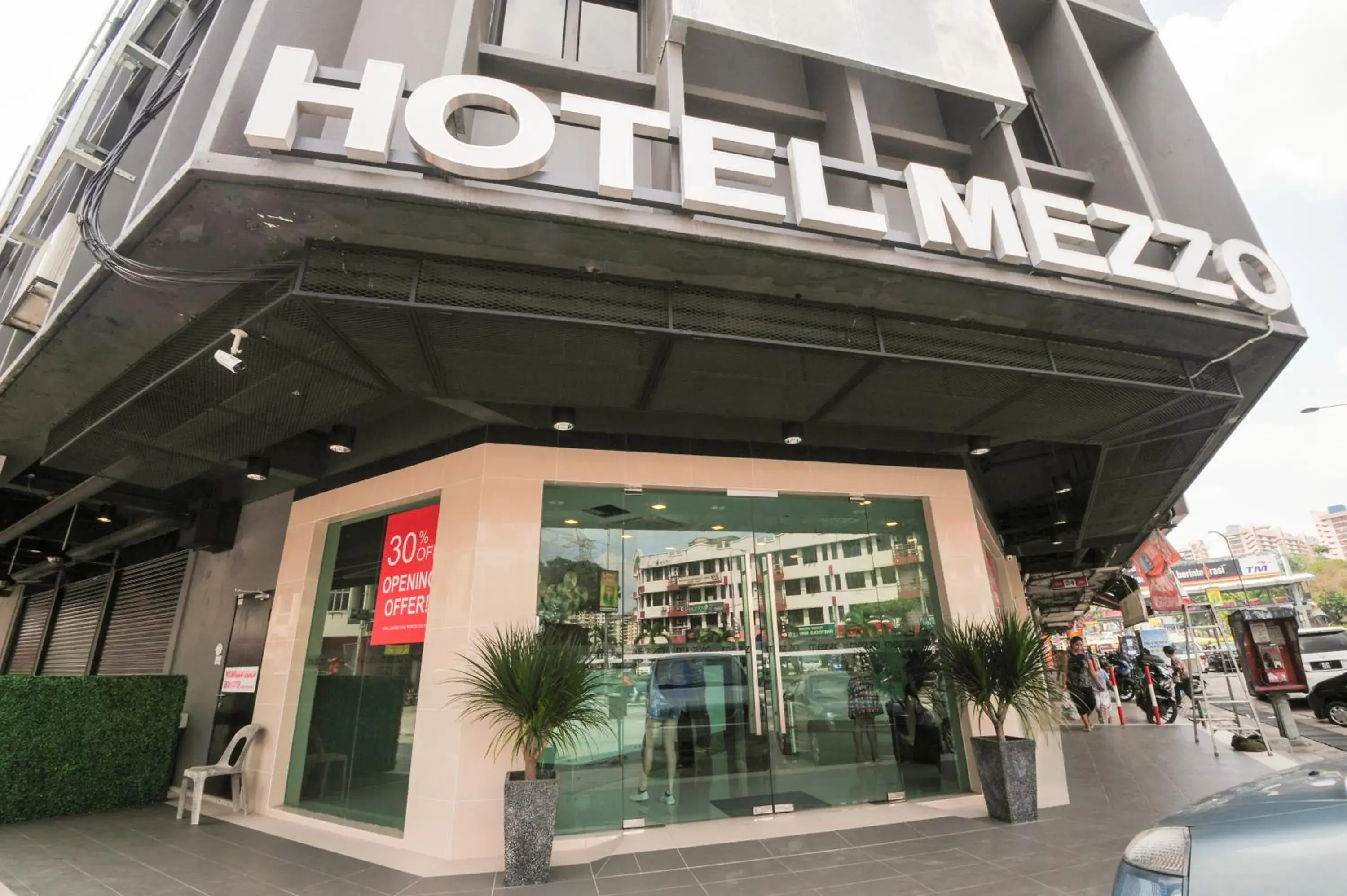 Facade/entrance in Hotel Mezzo Facade/entrance in Hotel Mezzo