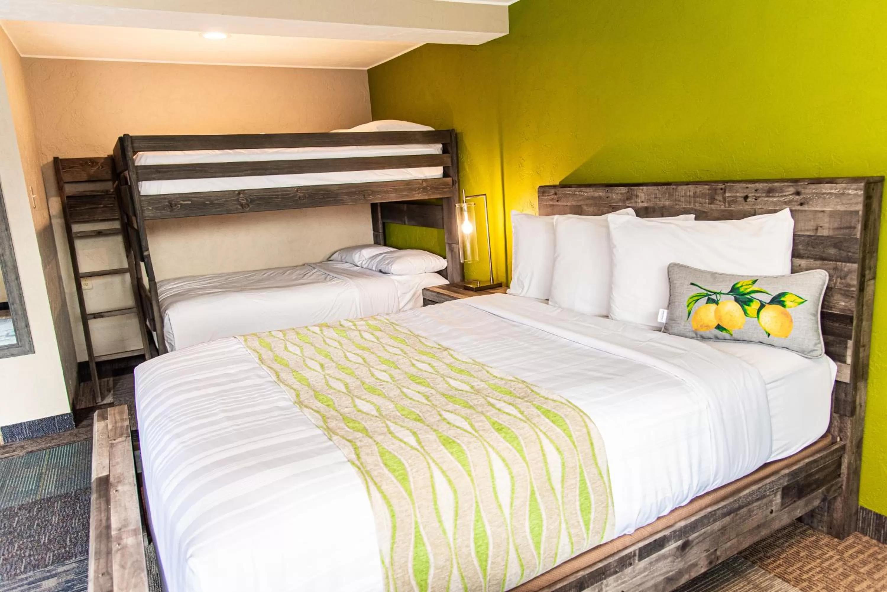 Bed in American Classic Inn