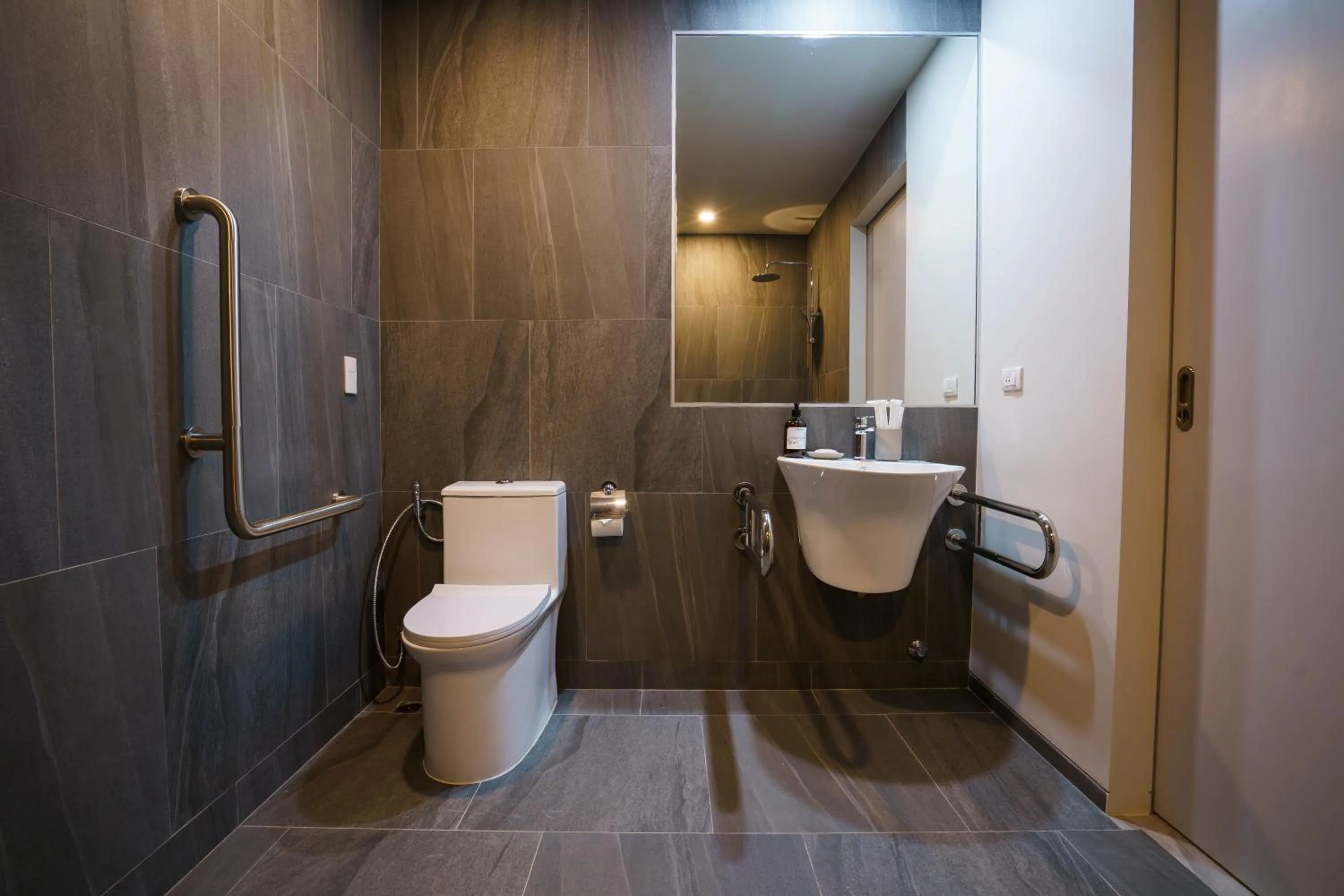 Toilet in HOMA Phuket Town