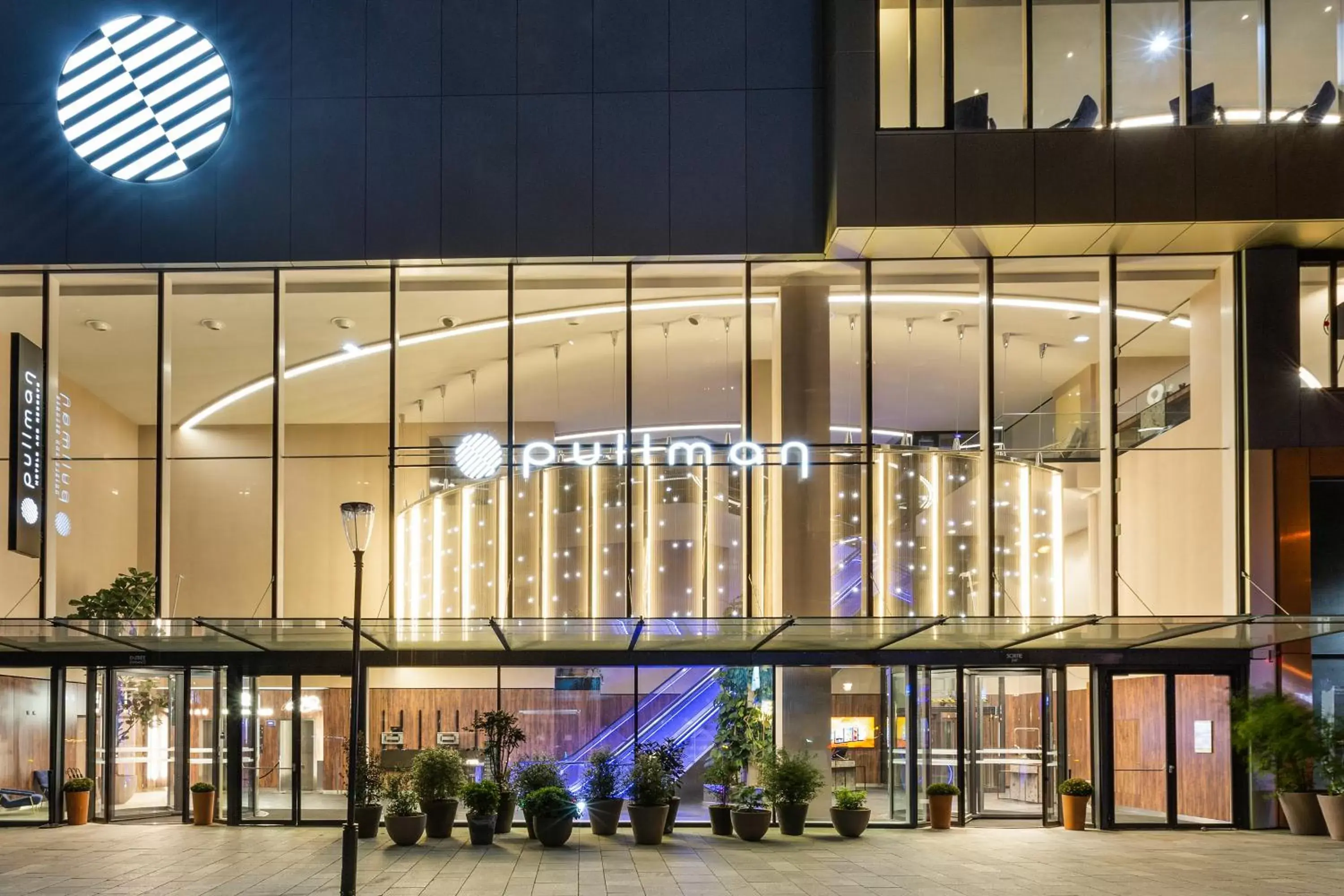 Facade/entrance in Pullman Paris Montparnasse Facade/entrance in Pullman Paris Montparnasse