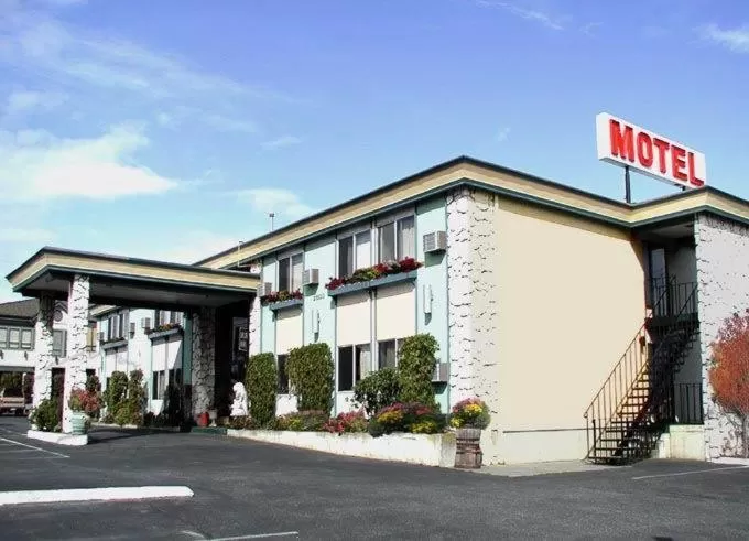 Facade/entrance, Property Building in Acorn Motor Inn
