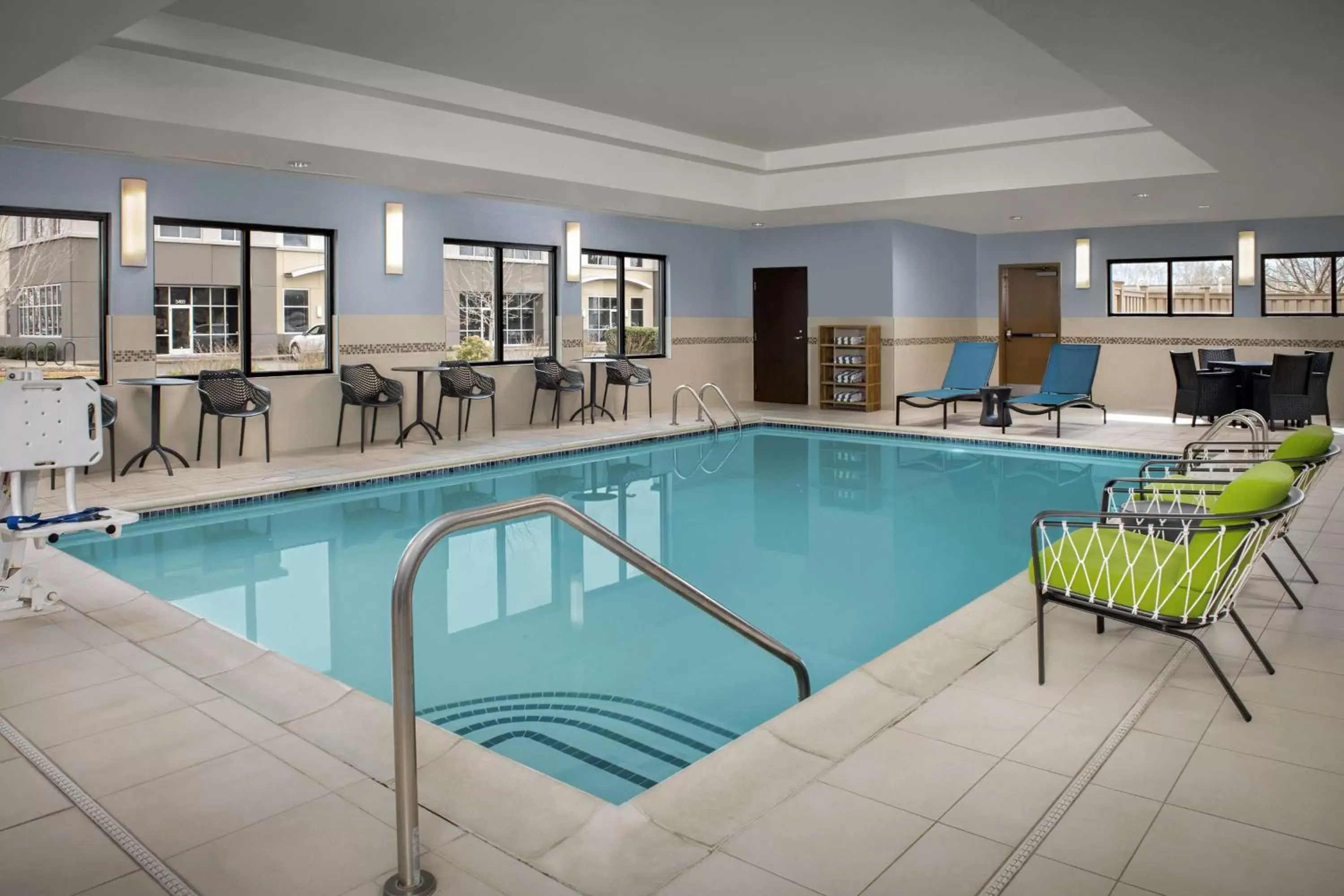 Pool view, Swimming Pool in Hampton Inn & Suites Portland/Hillsboro-Evergreen Park