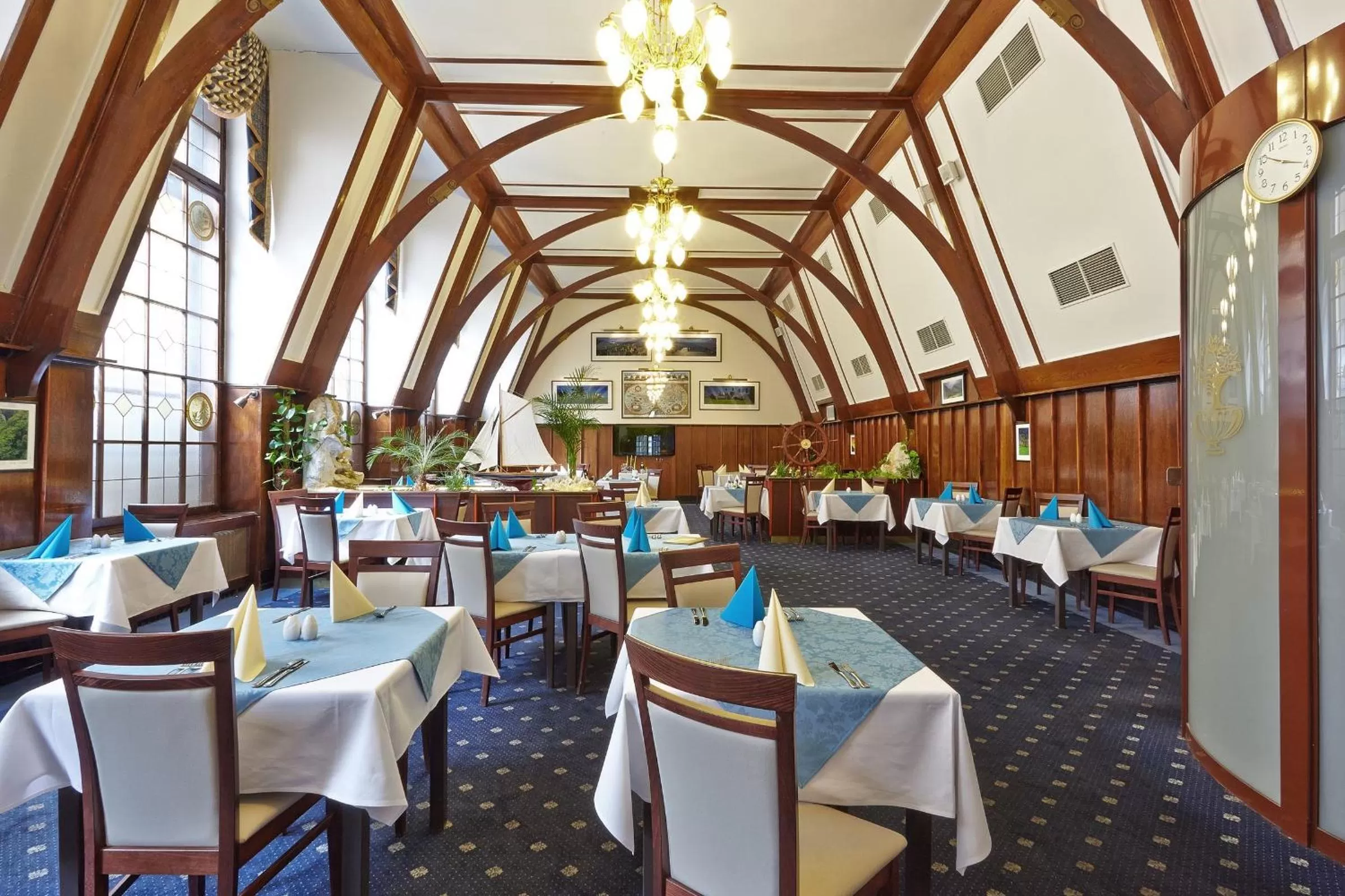 Restaurant/places to eat in Ensana Hotel Pacifik