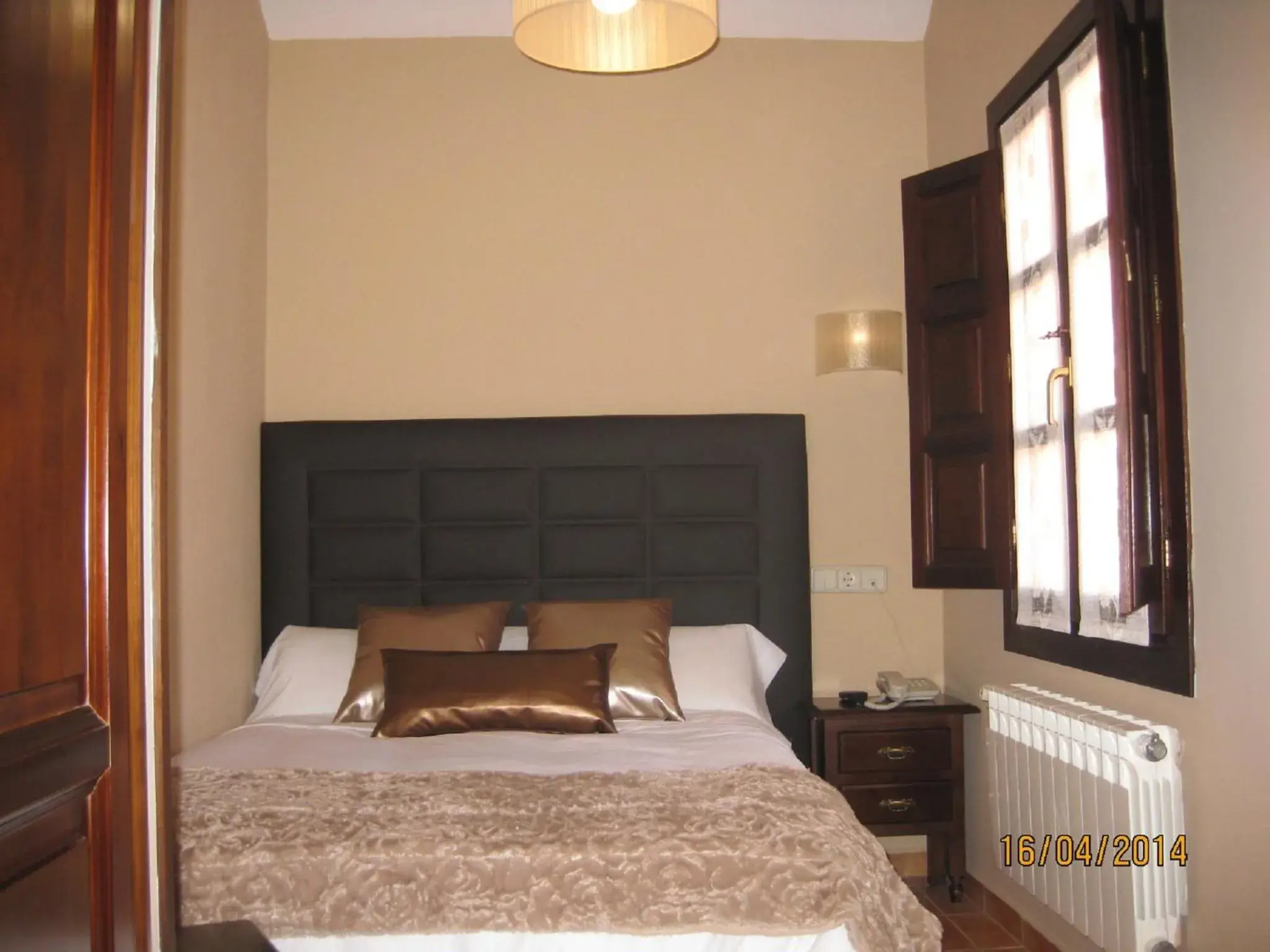 Photo of the whole room, Bed in Hotel Rural Entremontes