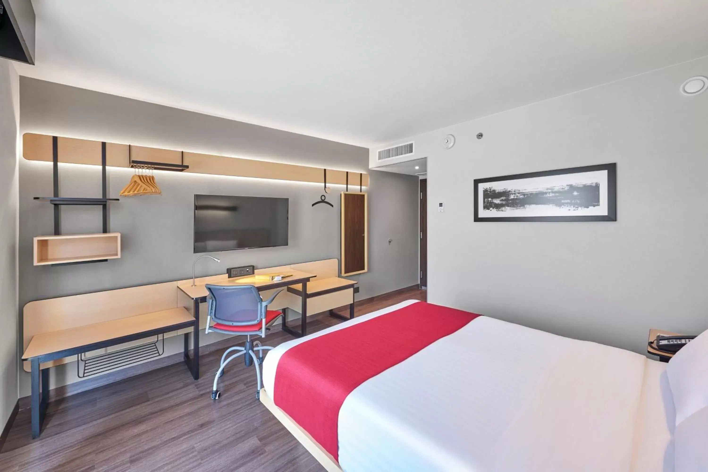 Photo of the whole room in City Express by Marriott Comitán