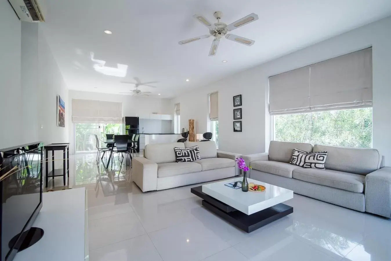 Kitchen or kitchenette, Seating Area in The Beach Village Resort