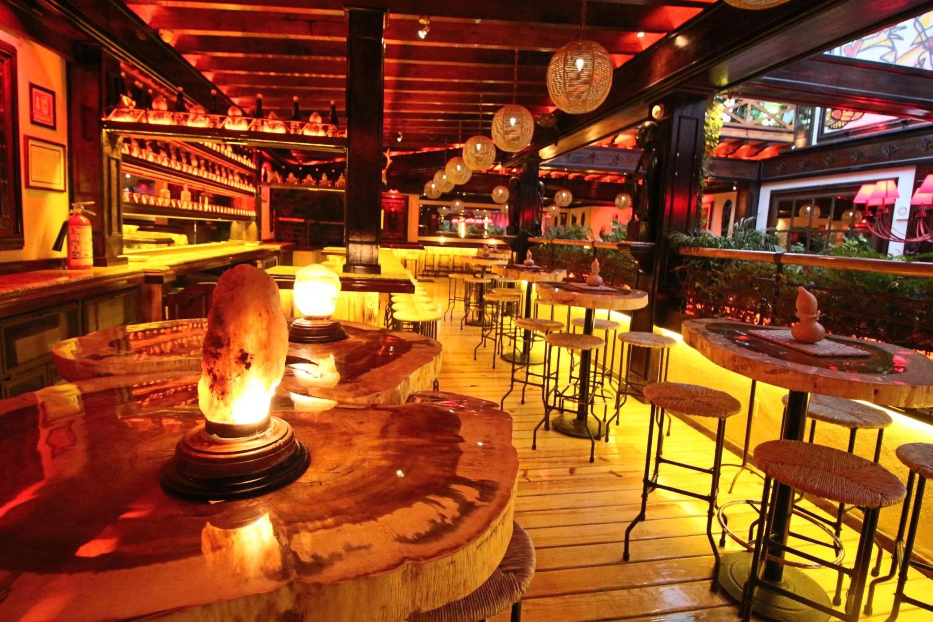 Lounge or bar in Hotel Parque México Suites at Condesa