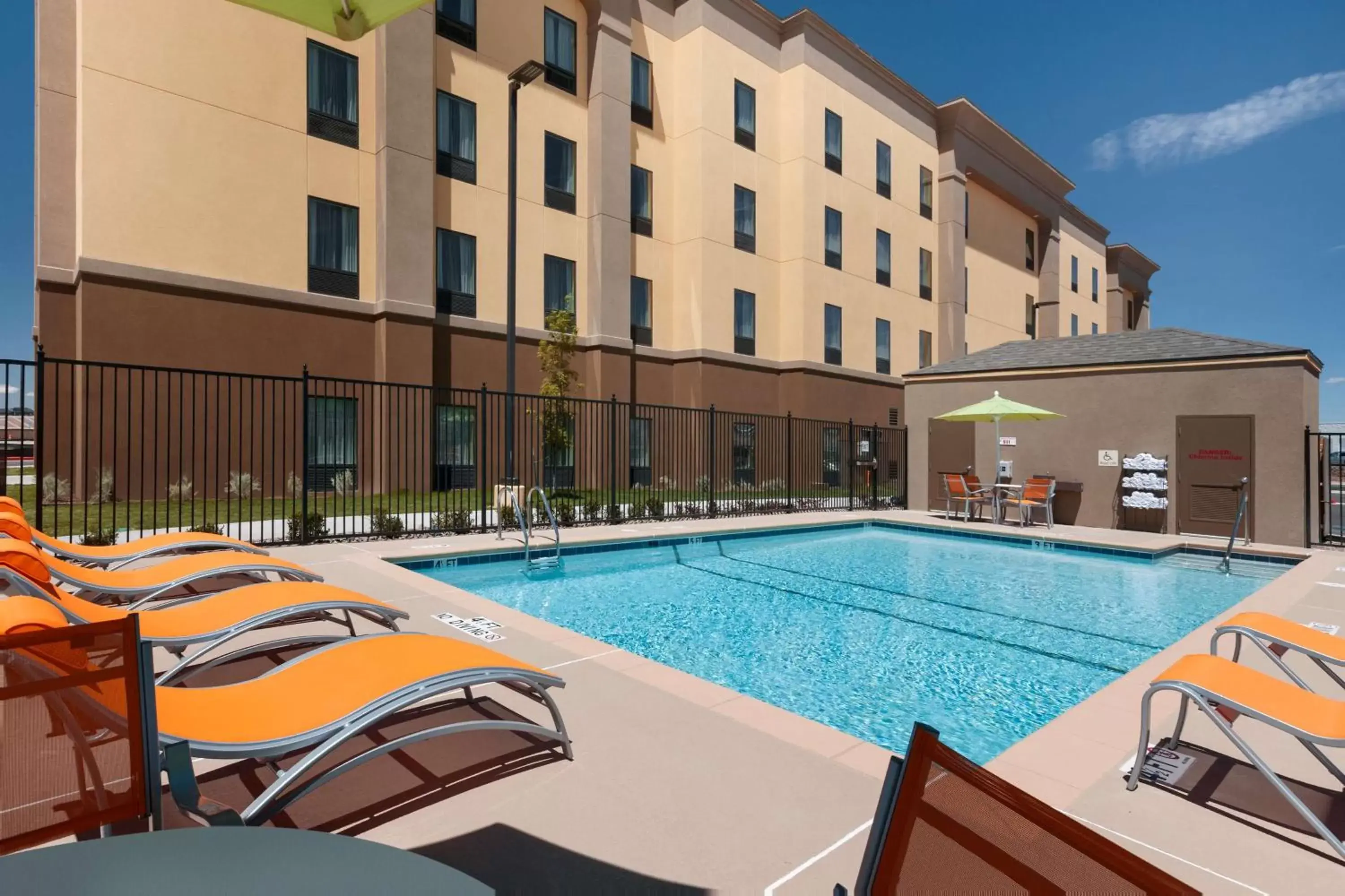 Pool view, Property Building in Hampton Inn & Suites El Paso/East