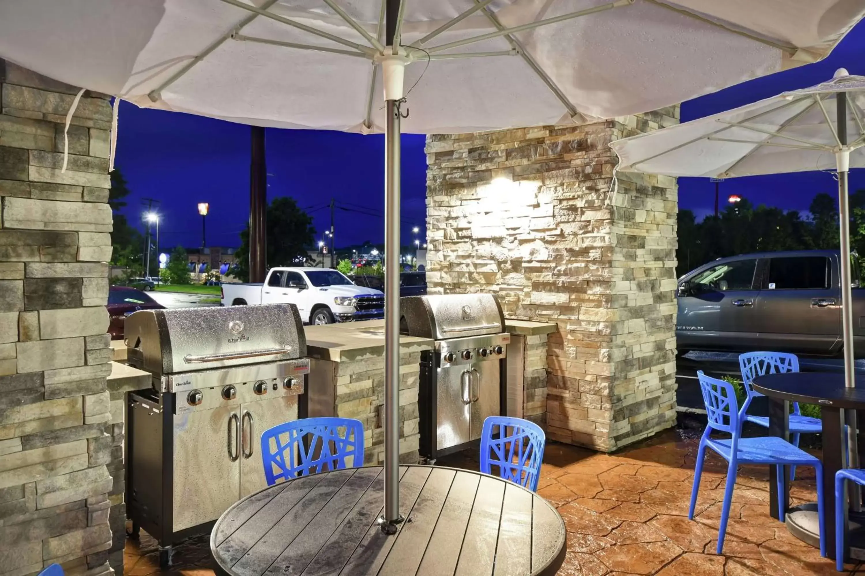 Patio, Restaurant/Places to Eat in Home2 Suites By Hilton Georgetown