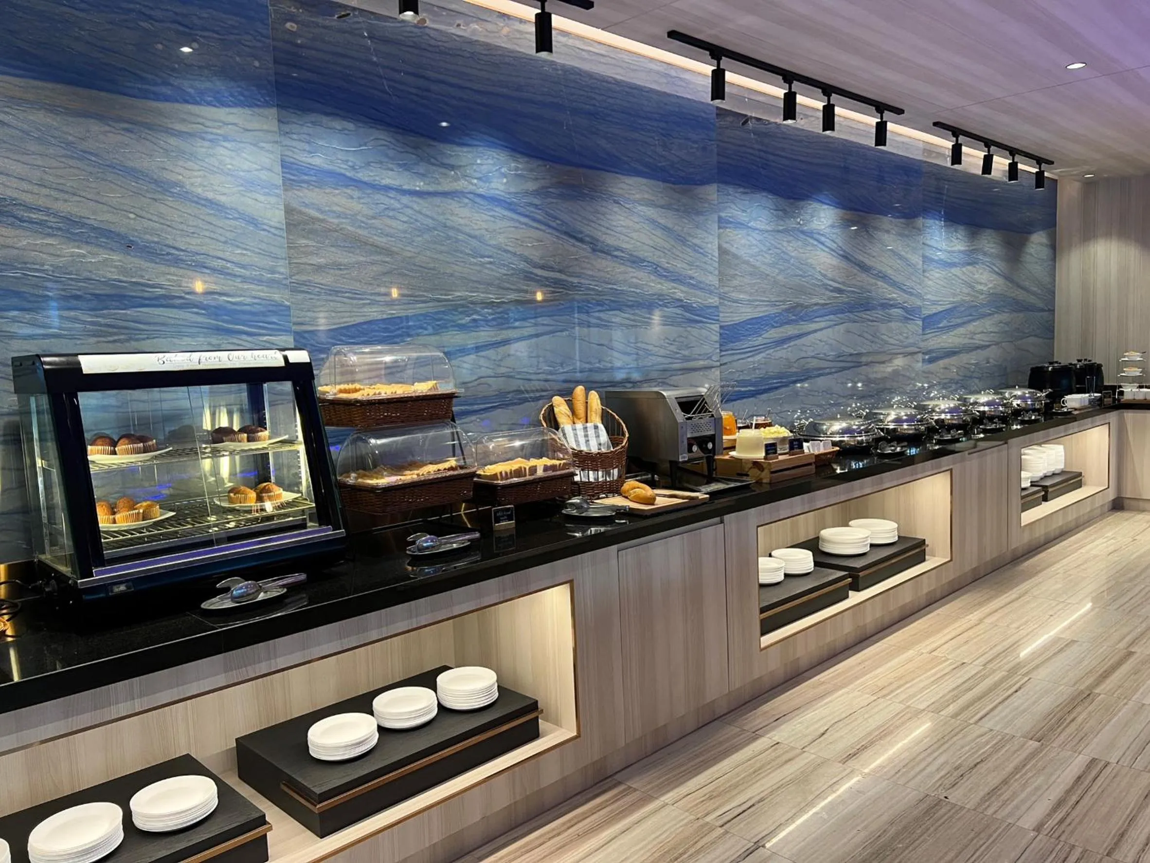 Kitchen or kitchenette in Fifth Pattaya Jomtien By Shiwalai Int