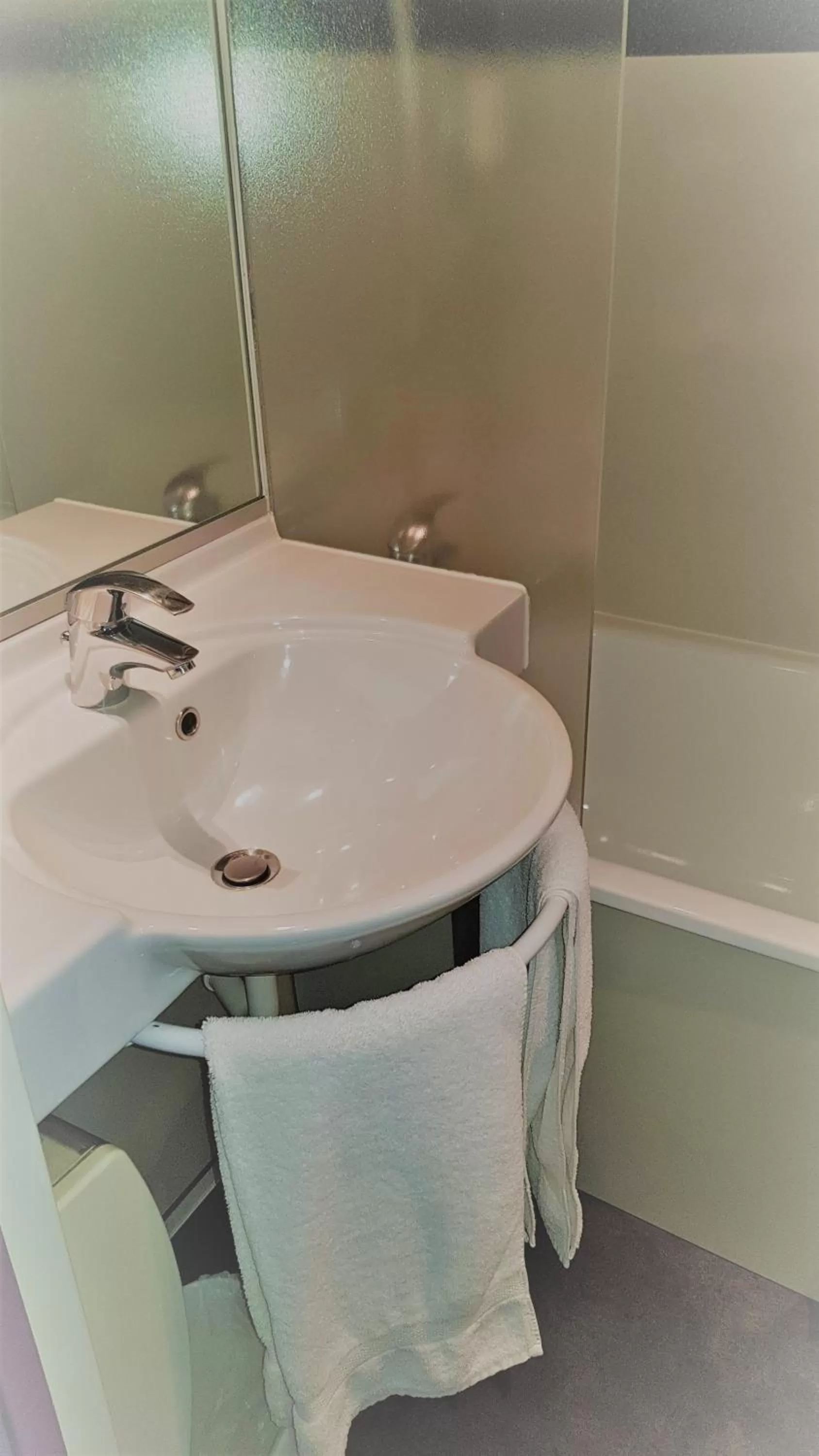 Bathroom in Hotel de Champagne