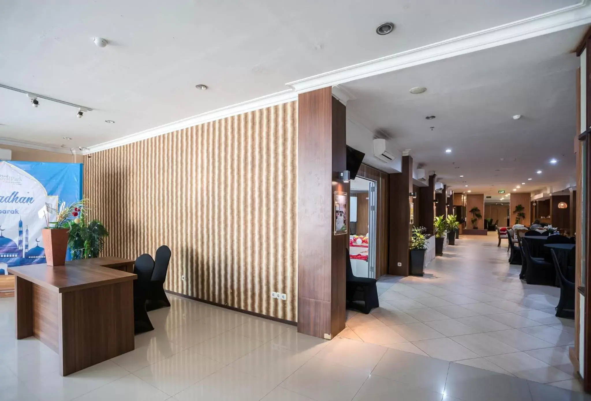 Meeting/conference room, Lobby/Reception in Royal Park Hotel