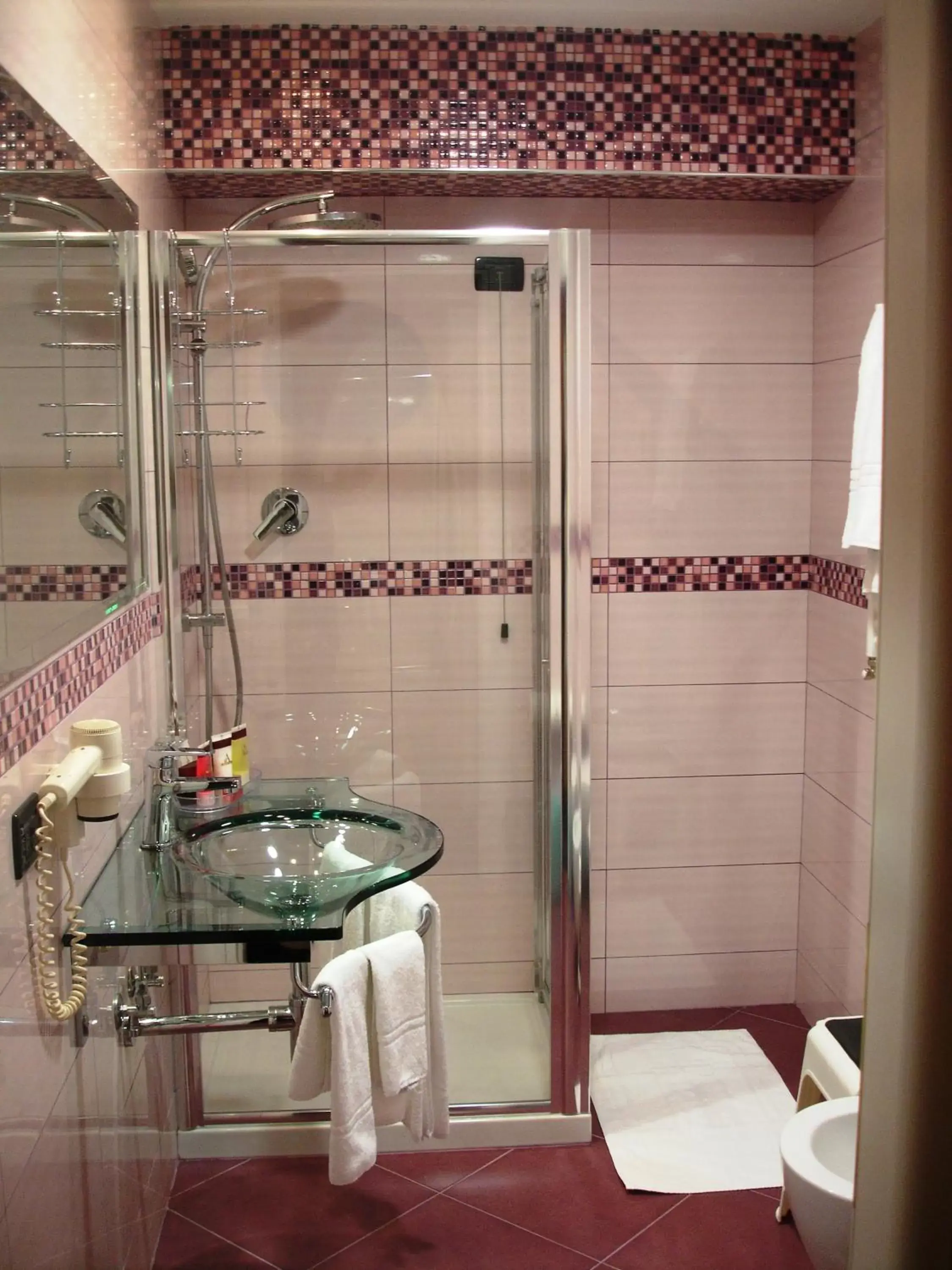 Shower, Bathroom in Augustus Hotel