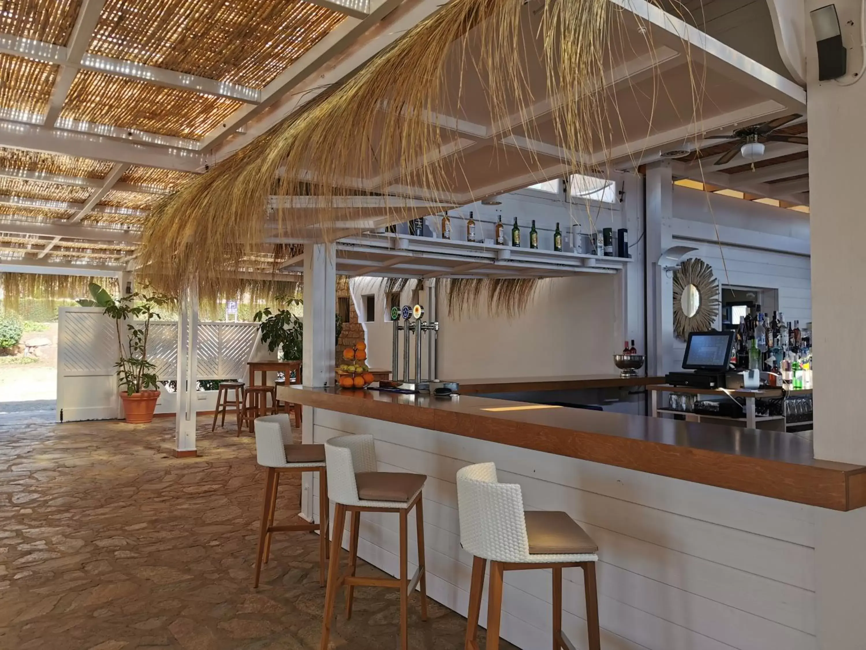 Restaurant/places to eat, Lounge/Bar in Hotel Puntazo II