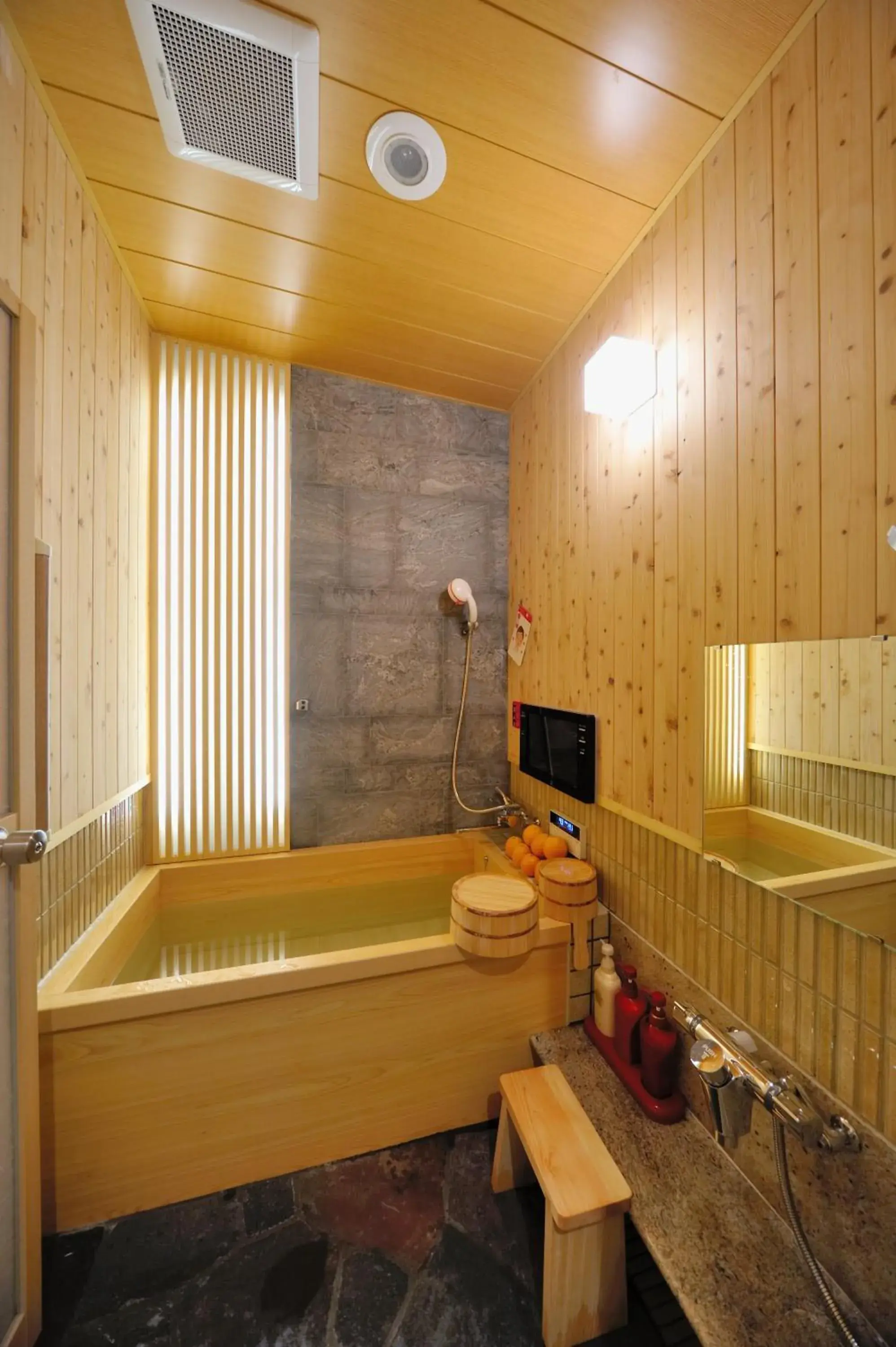 Hot Tub, Bathroom in Dormy Inn Express Meguro Aobadai Hot Spring