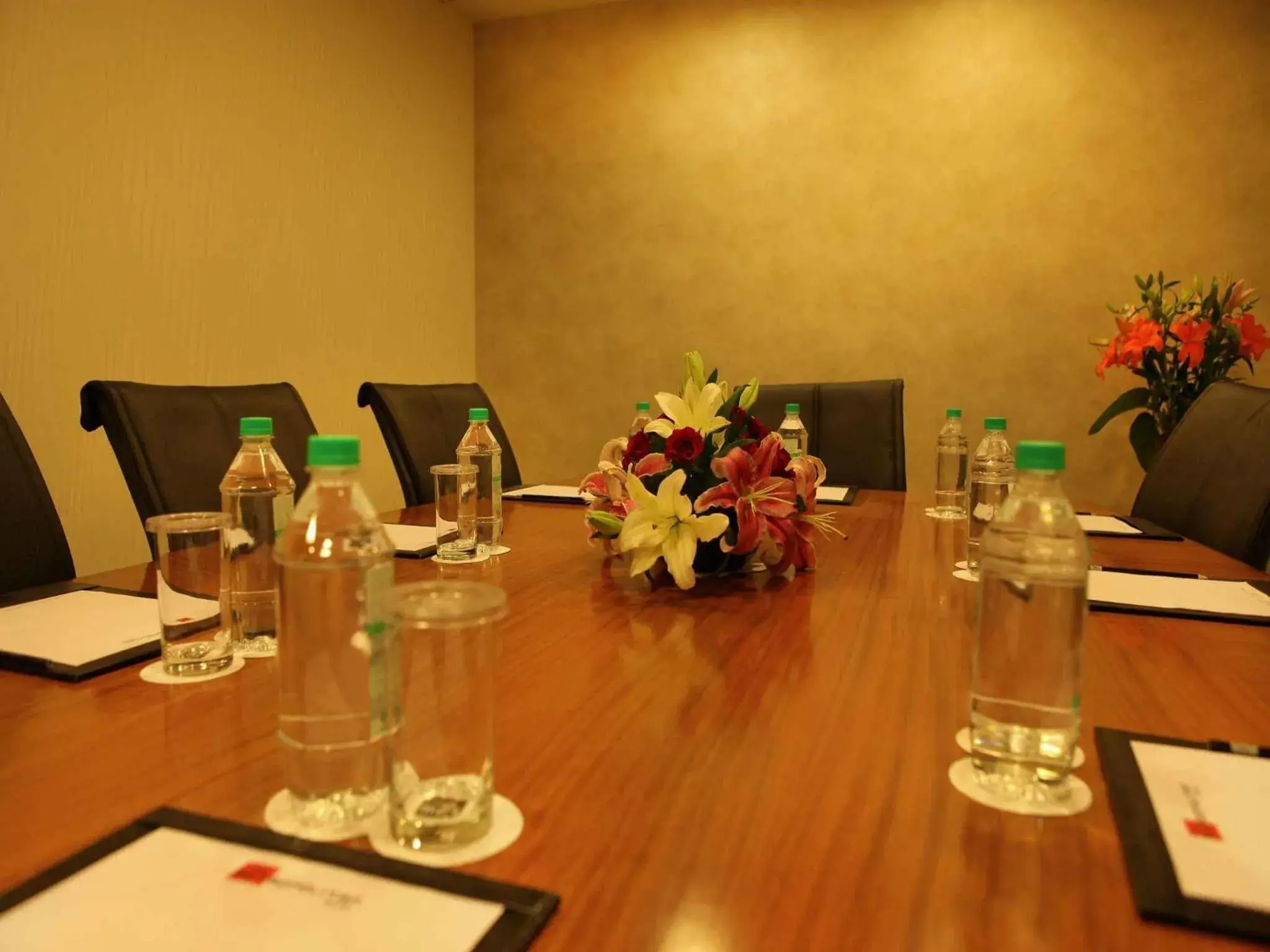 Business facilities, Restaurant/Places to Eat in The Metropolitan Hotel New Delhi