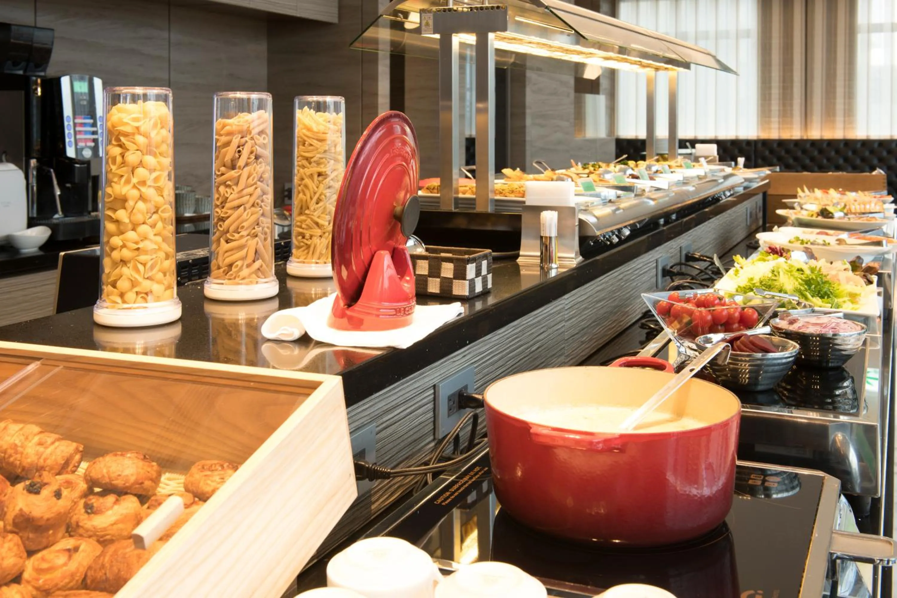 Restaurant/places to eat in Piazza Hotel Nara